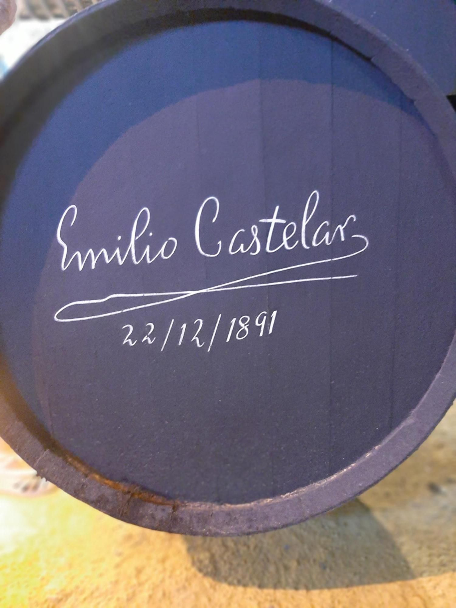 La bota de González Byass firmada por Emilio Castelar en 1891. La bota de González Byass firmada por Emilio Castelar en 1891.