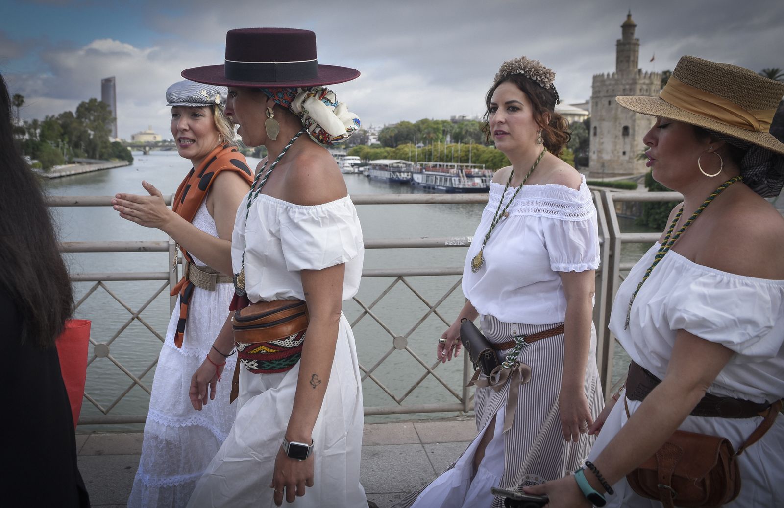 Las imágenes de la salida de la Hermandad del Rocío de Sevilla