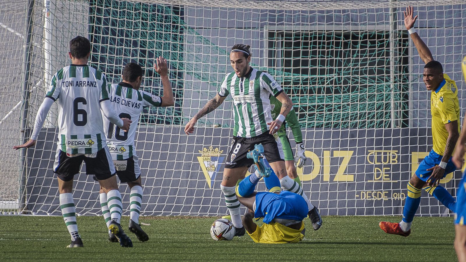 Las imágenes del triunfo del Córdoba CF ante el Cádiz B
