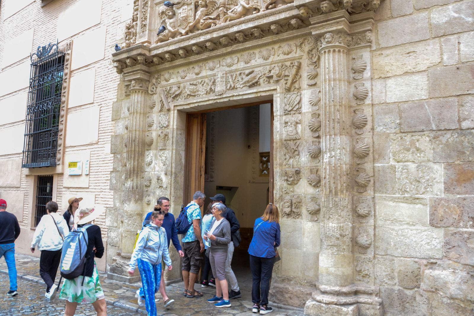 Los granadinos disfrutan de actividades divulgativas y culturales en la ciudad