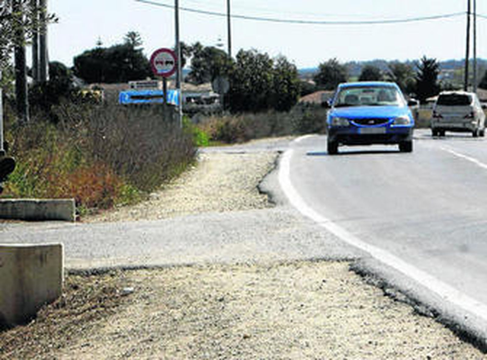 Vista de la carretera de Pago del Humo, donde los vecinos denuncian la existencia de deficiencias.