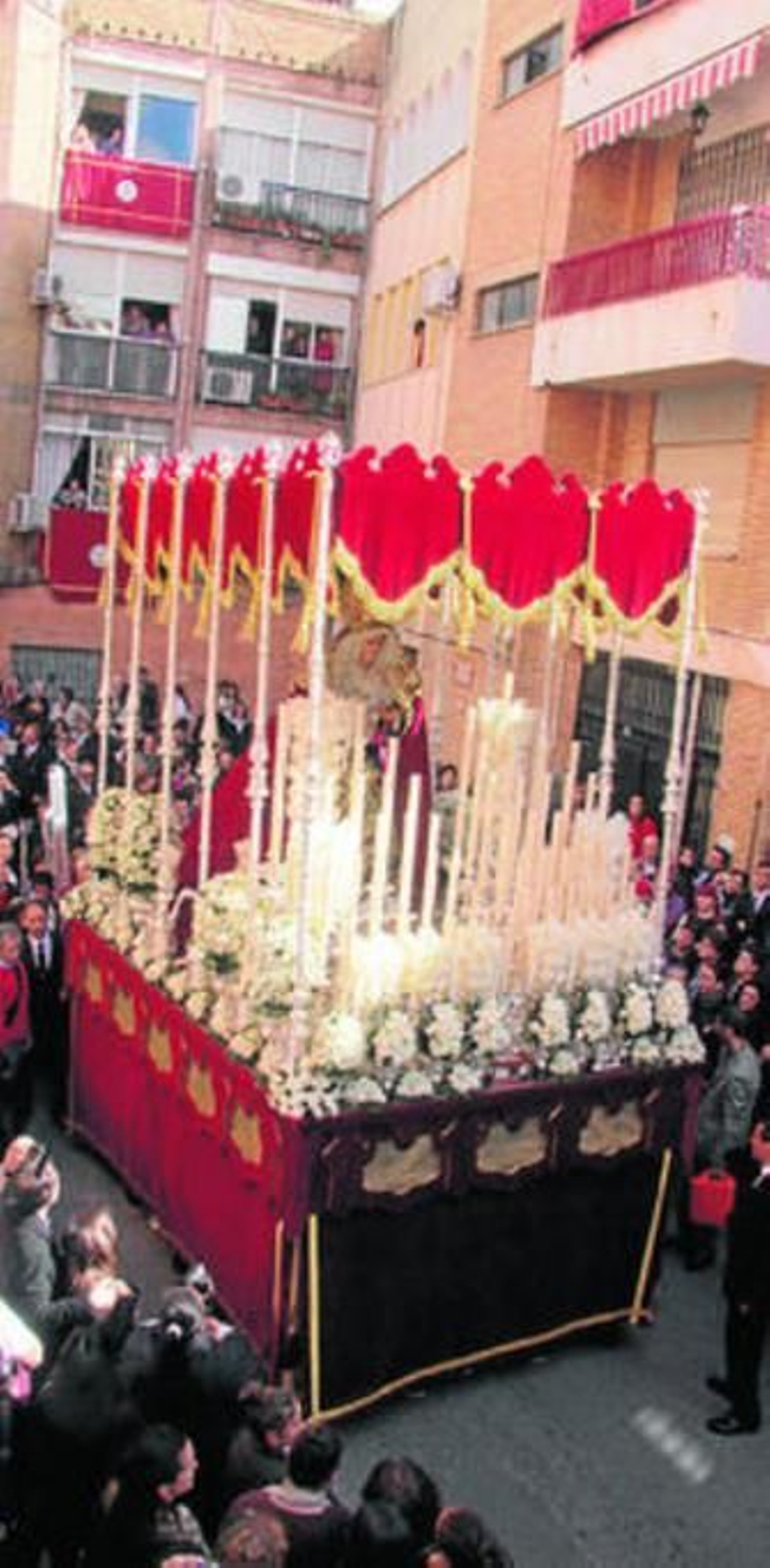 El palio de La Caridad, en la calle Cristo de la Fe.