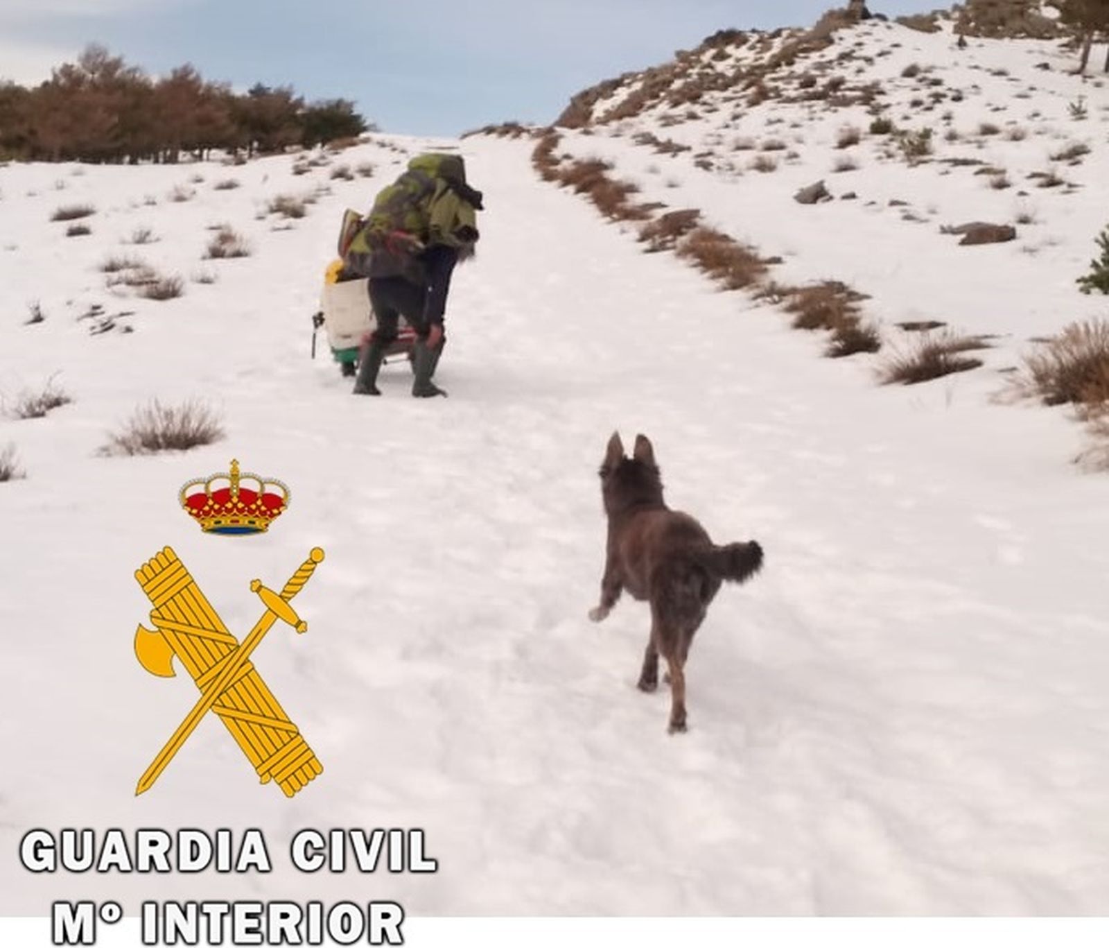 Imagen del rescate efectuado por la Guardia Civil