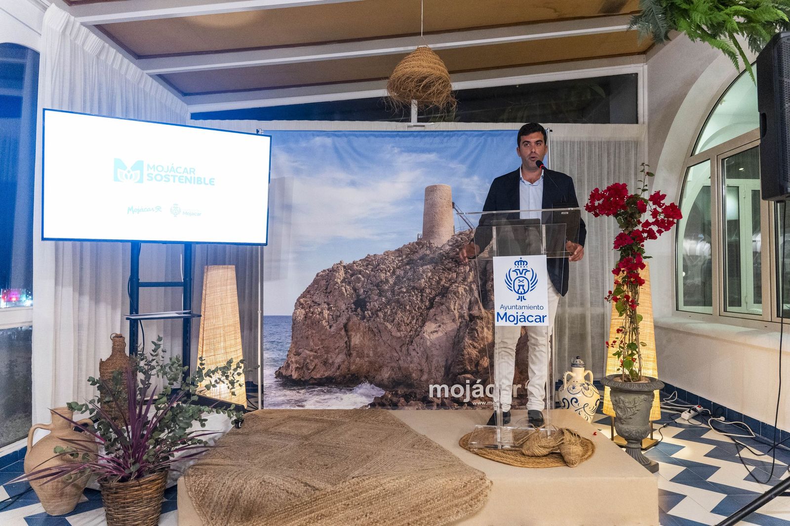 La presentación de 'Mojácar Sostenible' y la entrega del Indalo de Oro a Ricardo Escudero, en imágenes