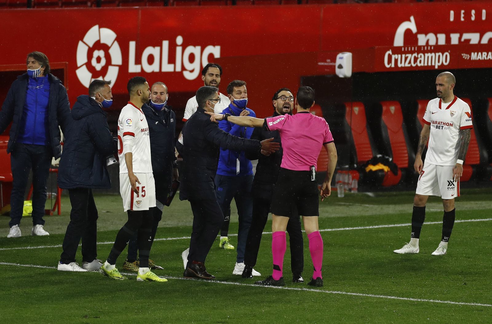 Bordalás grita a Martínez Munuera el pasado sábado en el Sevilla-Getafe.