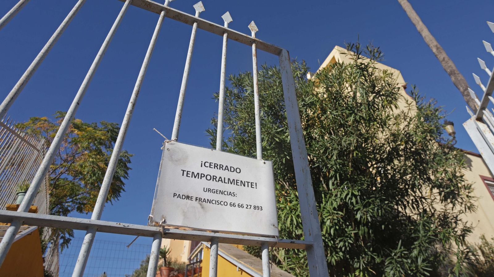 Fotos de los desperfectos en la parroquia de San Miguel en Algeciras