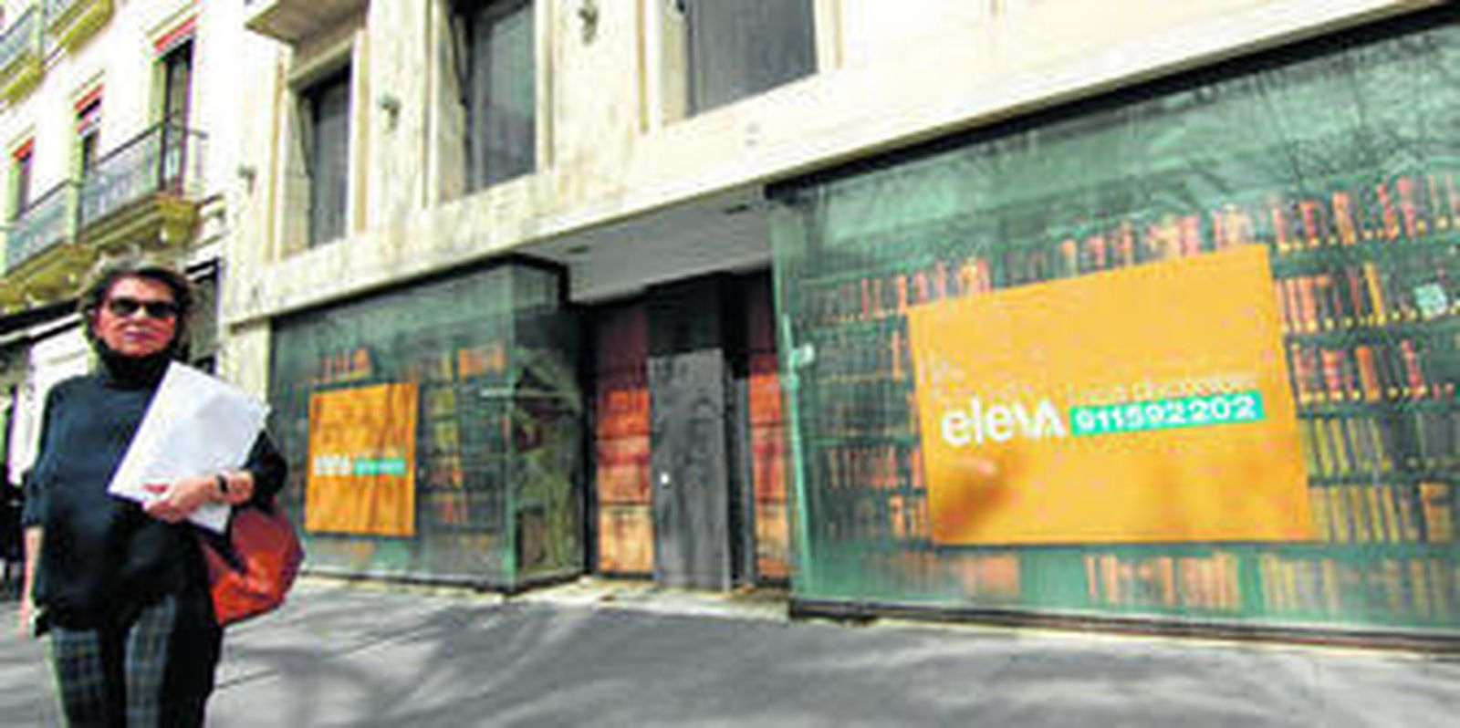 El local que ocupaba la tienda de los diseñadores Victorio y Lucchino en la Plaza Nueva y que ha salido a subasta judicial.