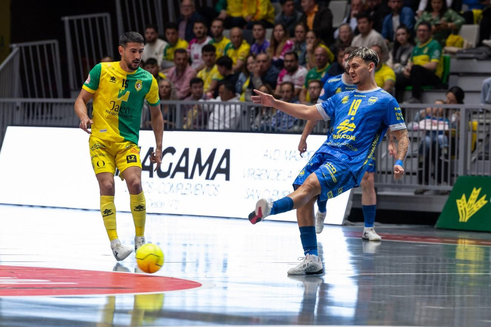 Las mejores imágenes del triunfo in extremis del Jaén Paraíso Interior FS sobre Servigroup Peñíscola