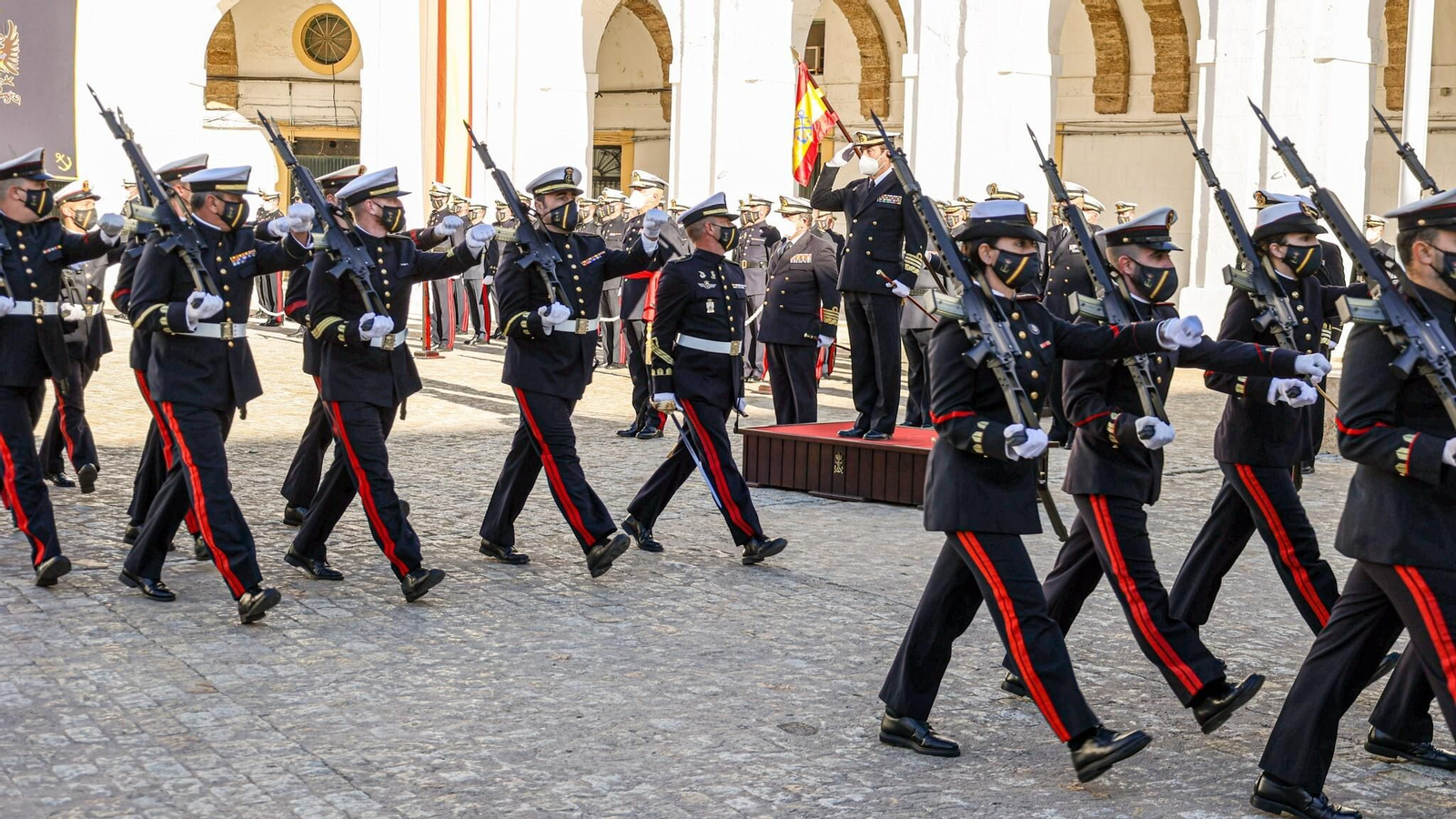 Primera visita del AJEMA a las unidades de la Fuerza de Infantería de Marina en San Fernando