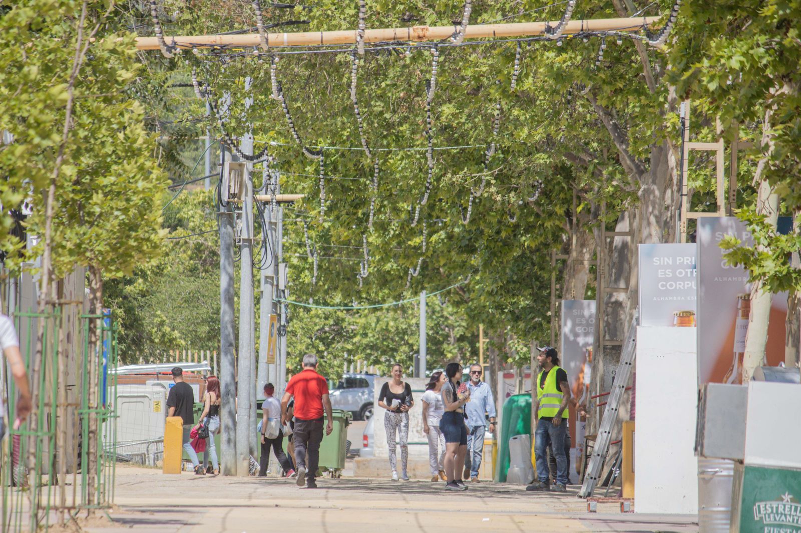 Ambiente en Granada durante este lunes de Corpus, en imágenes