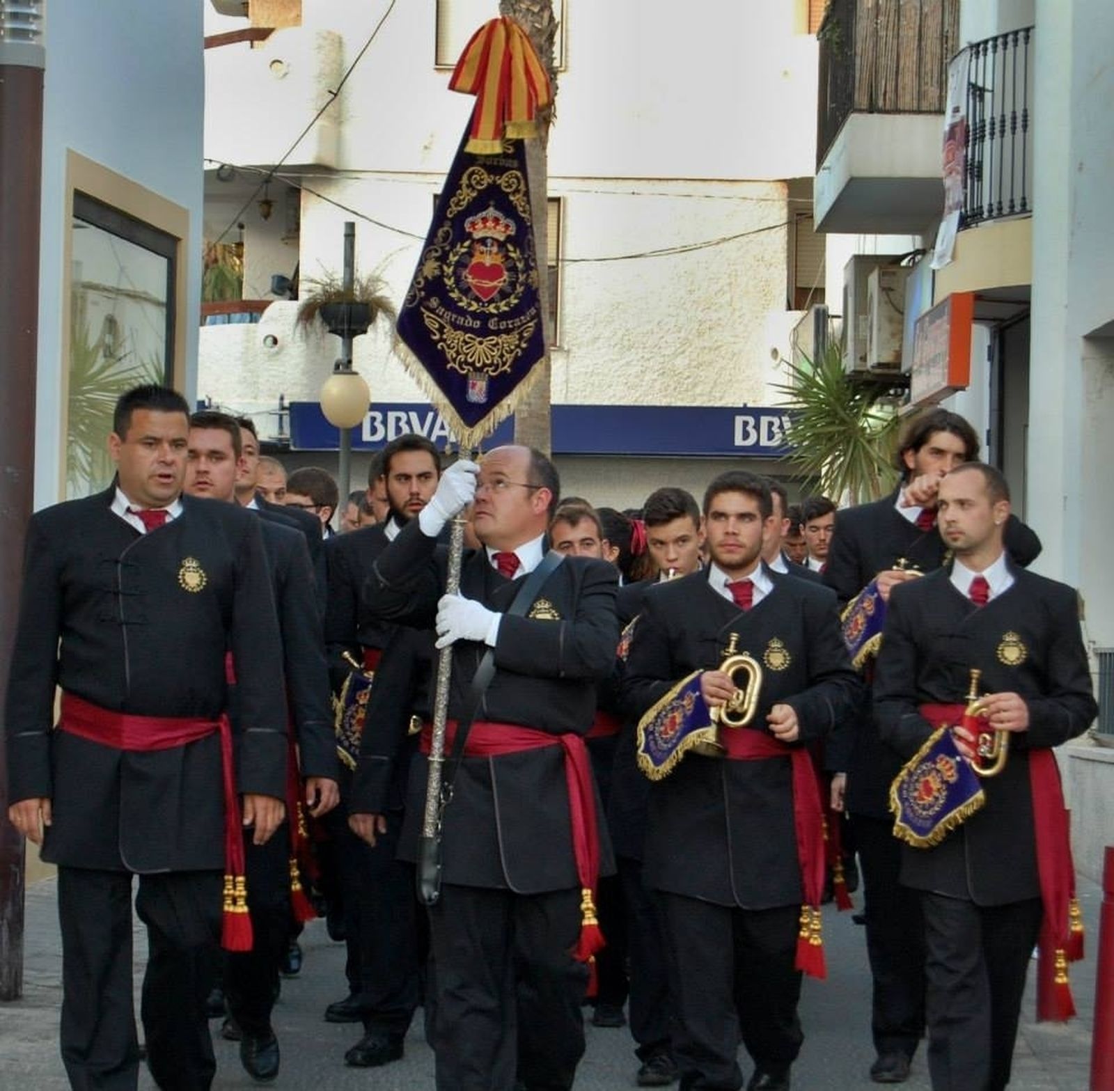La Banda de Cornetas y Tambores Santa Cruz de Almería es la organizadora de este evento musical cofrade.