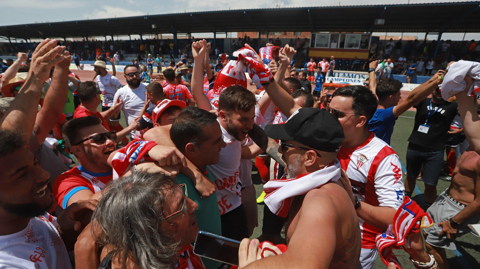 Las mejores fotos de la celebración del ascenso del Algeciras en Socuéllamos