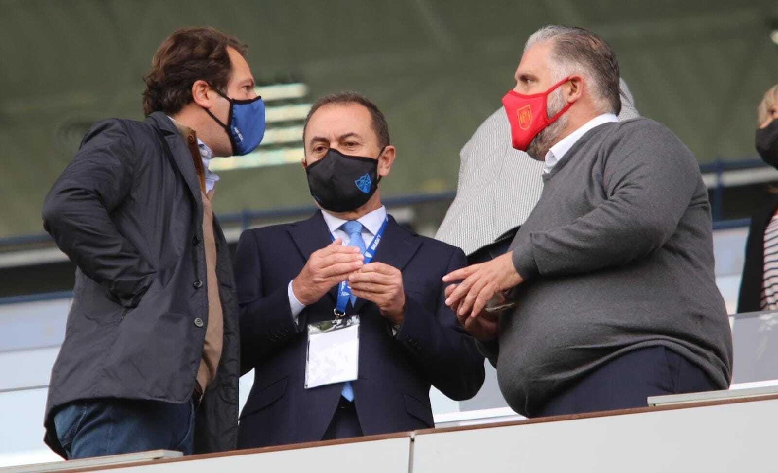 Galería: La plana mayor del Málaga CF apoyó al Femenino