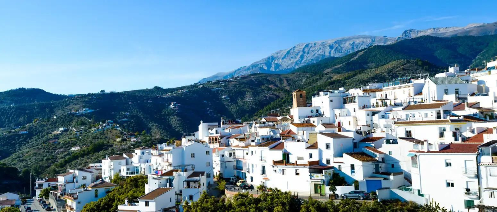 Una vista panorámica de Salares. Una vista panorámica de Salares.