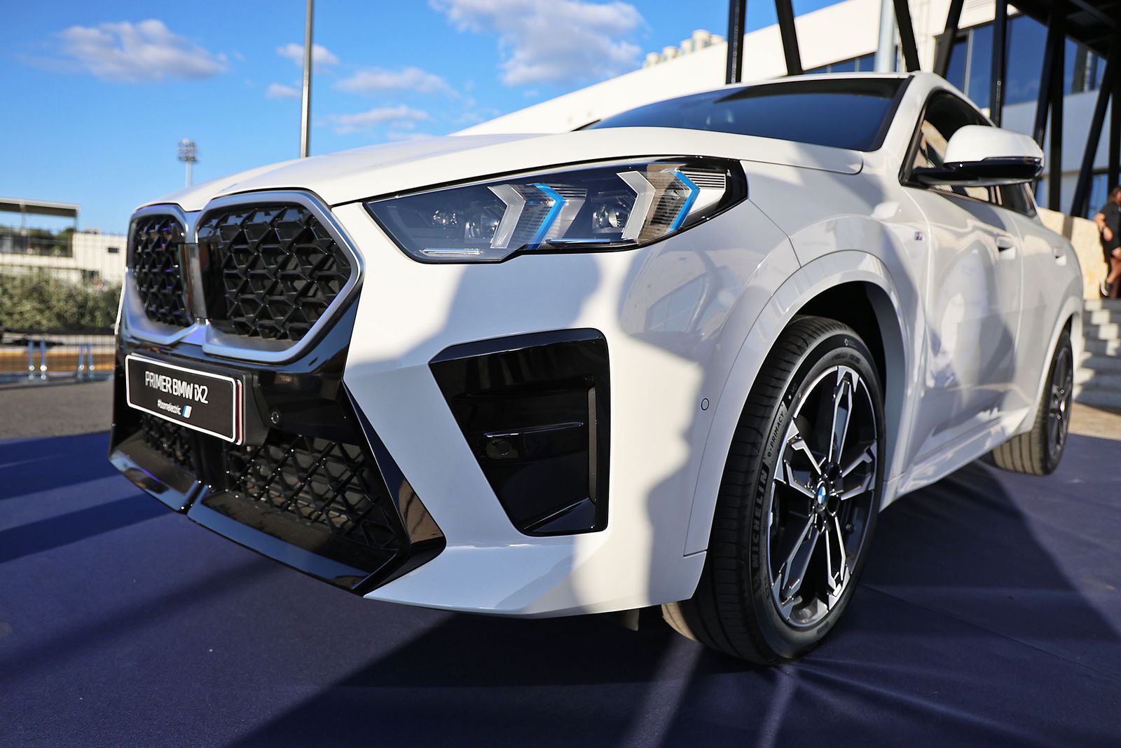 Movitransa presenta los nuevos modelos de BMW IX2 y el X2 en el complejo deportivo Lamiya