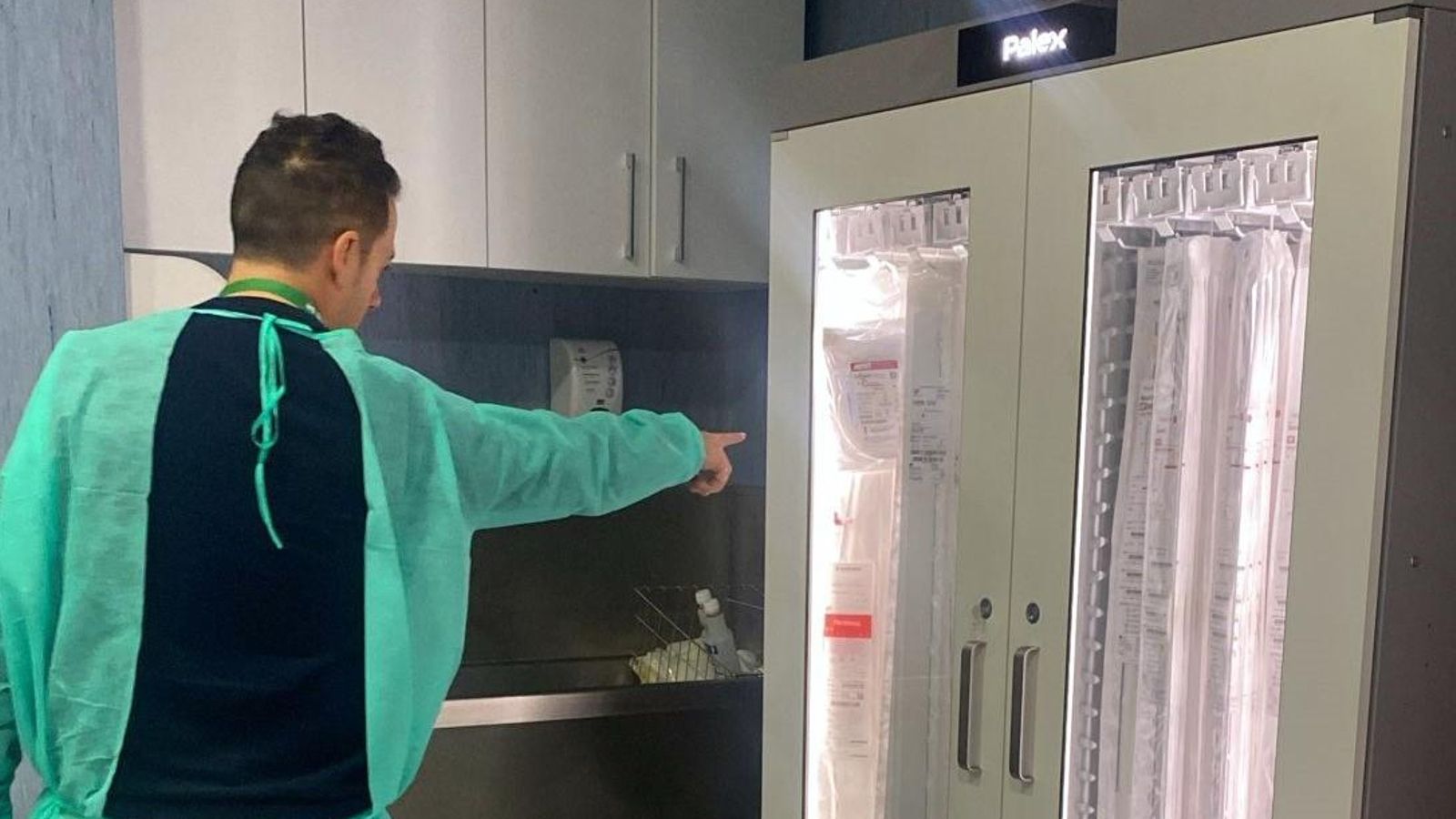 Uno de los armarios RFID instalados en el Hospital Universitario Torrecárdenas