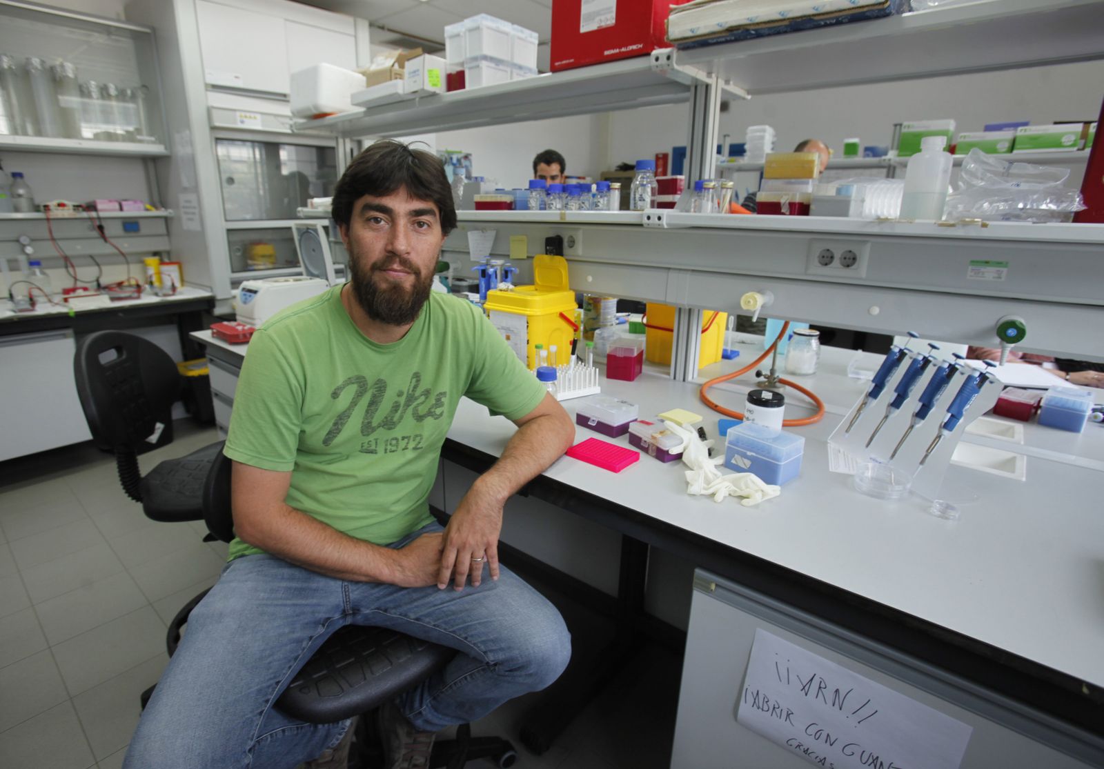 Moreno Mateos, en su laboratorio del Centro Andaluz de Biología del Desarrollo