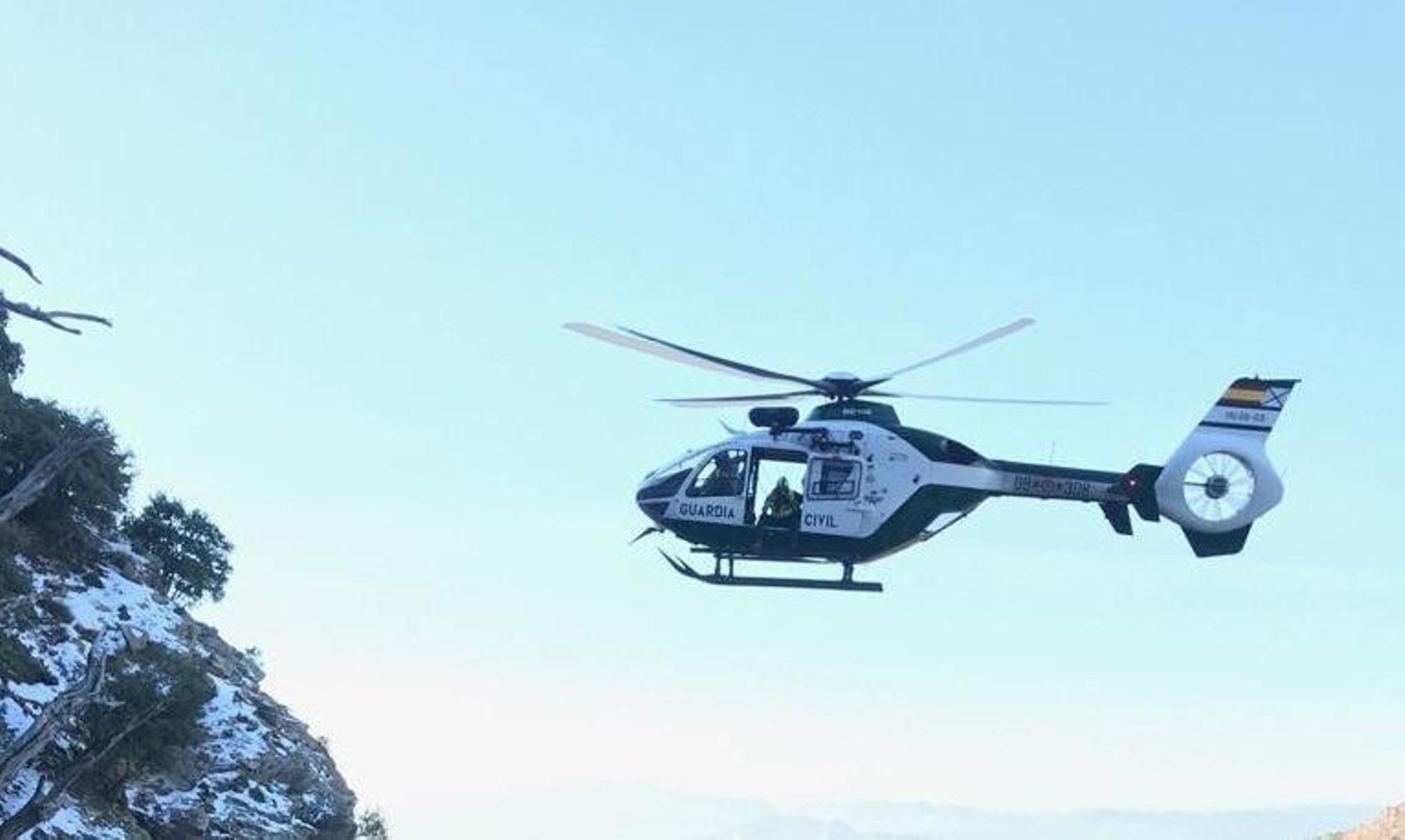 Dos montañeros polacos, rescatados por la Guardia Civil en Sierra Nevada tras sufrir un accidente