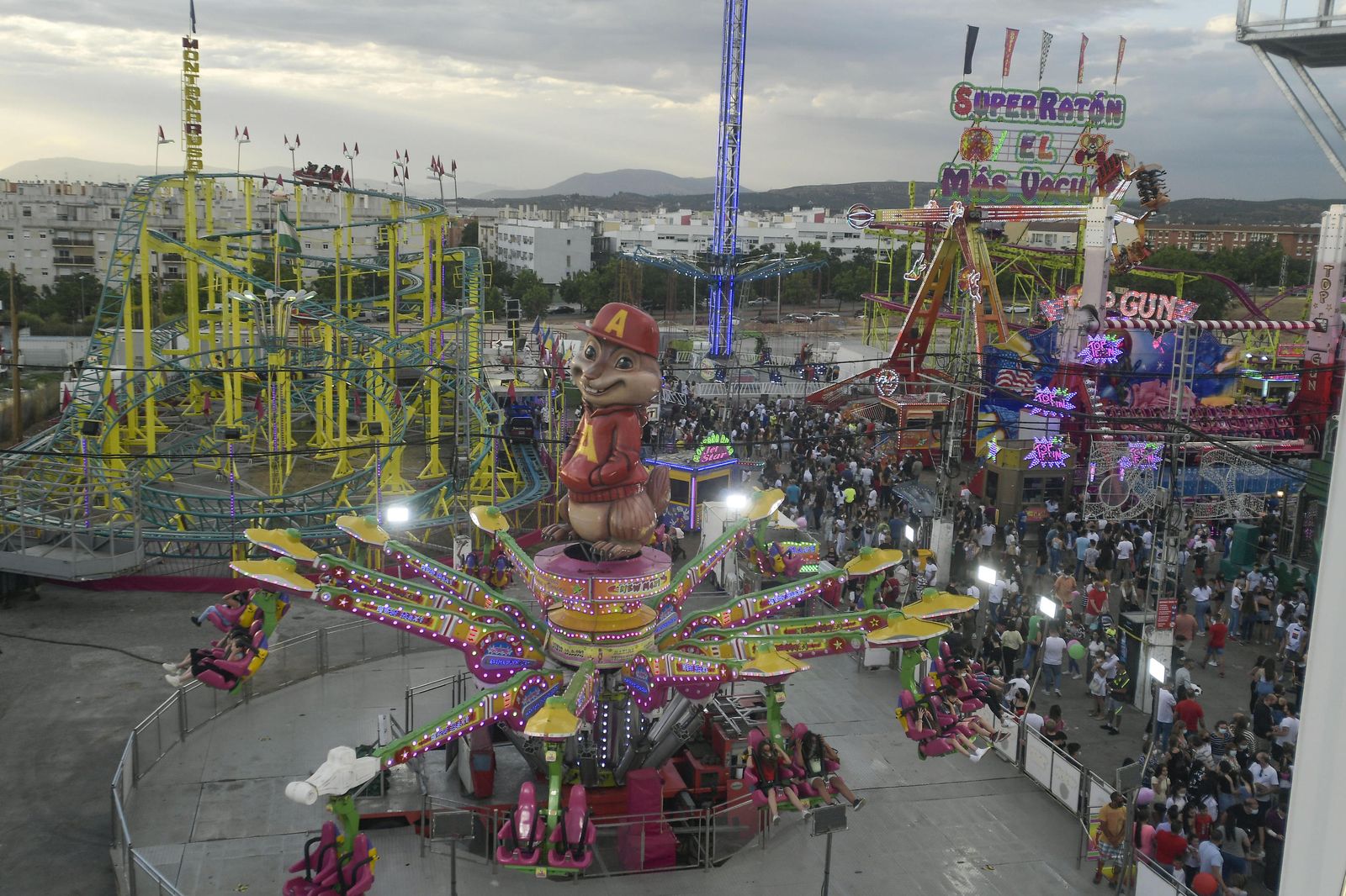 Fotos: el ferial del Corpus en la noche del viernes 4