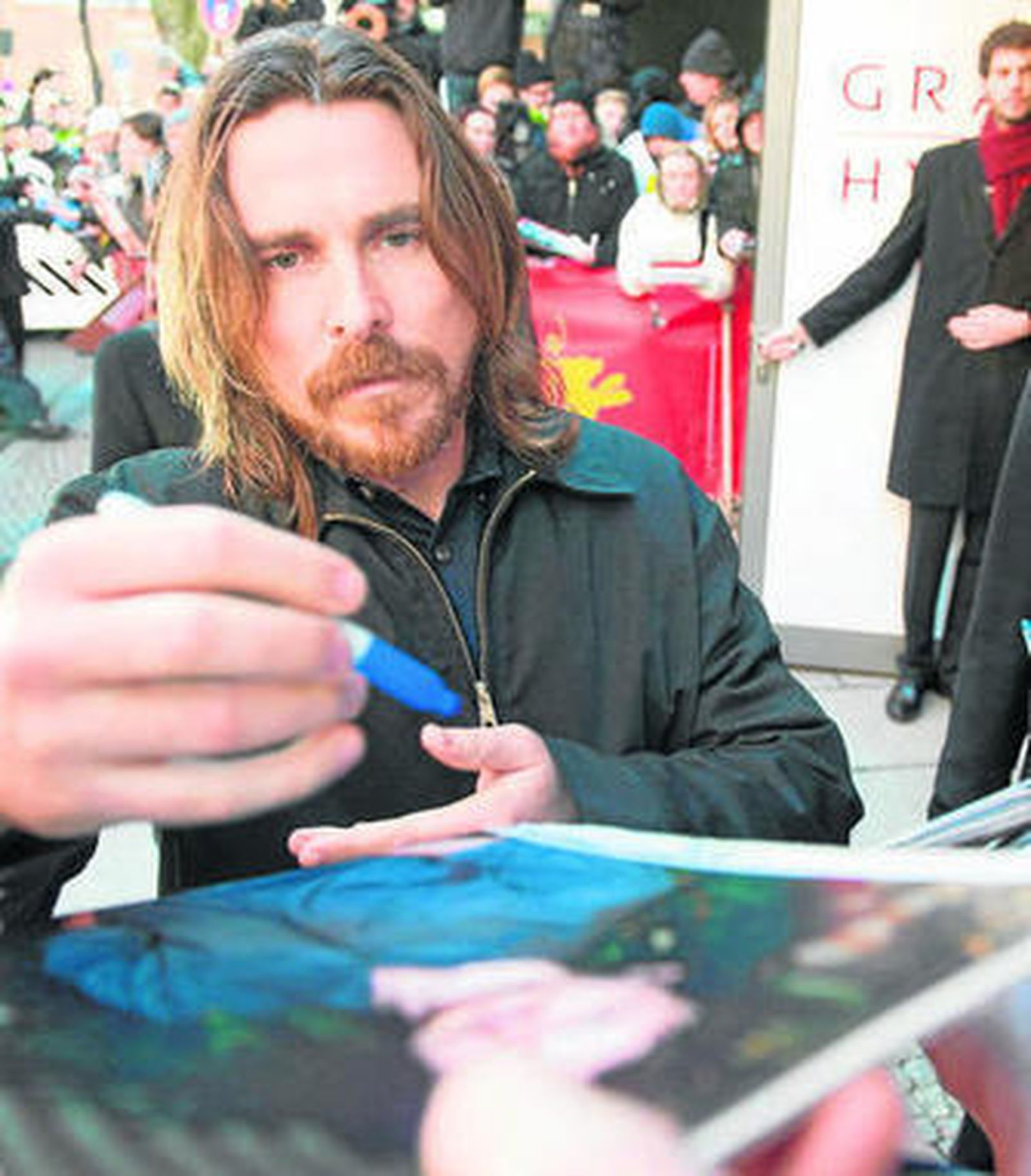 Christian Bal, ayer, antes de la presentación.