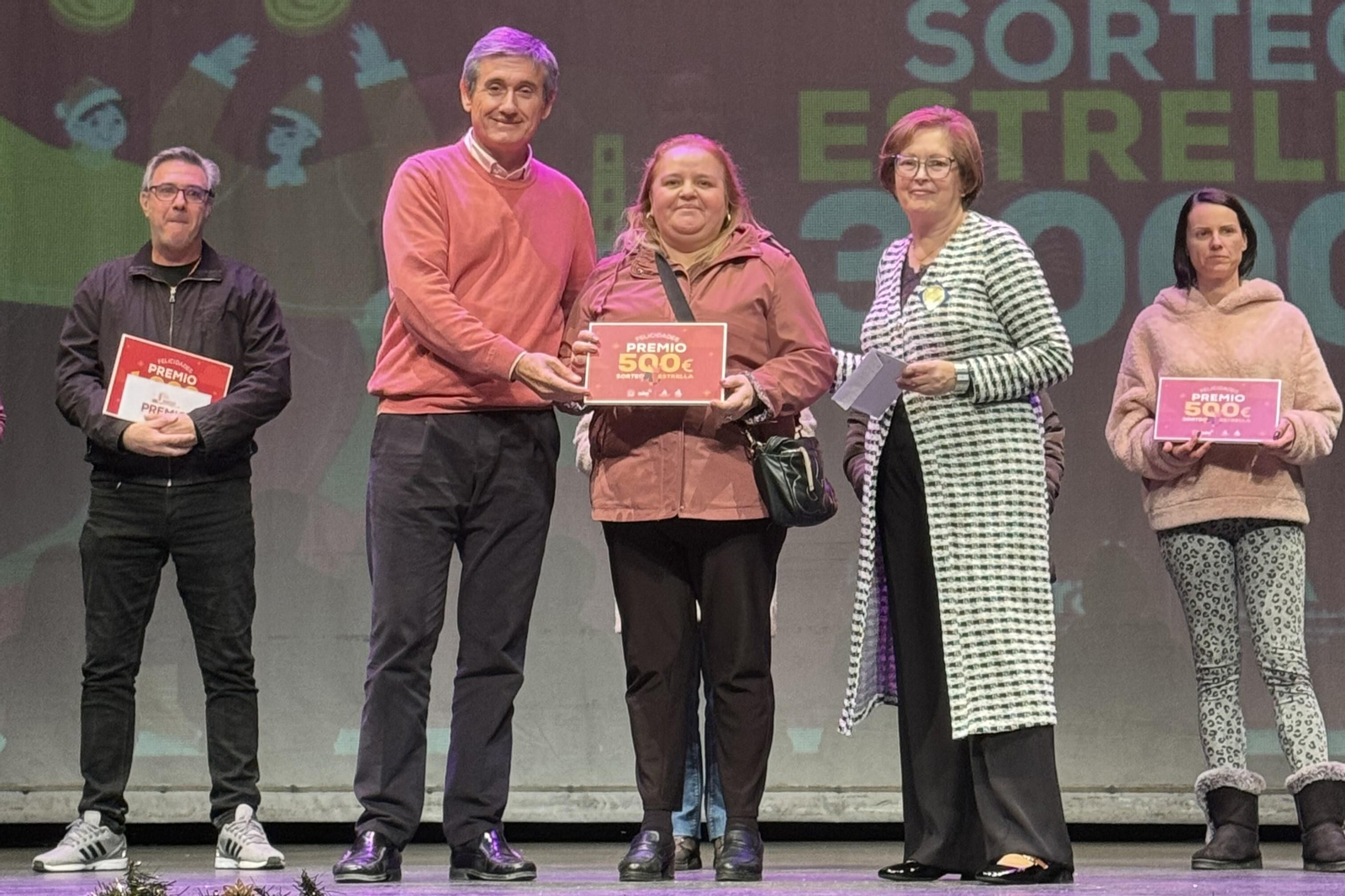 Entrega de los premios a los clientes.