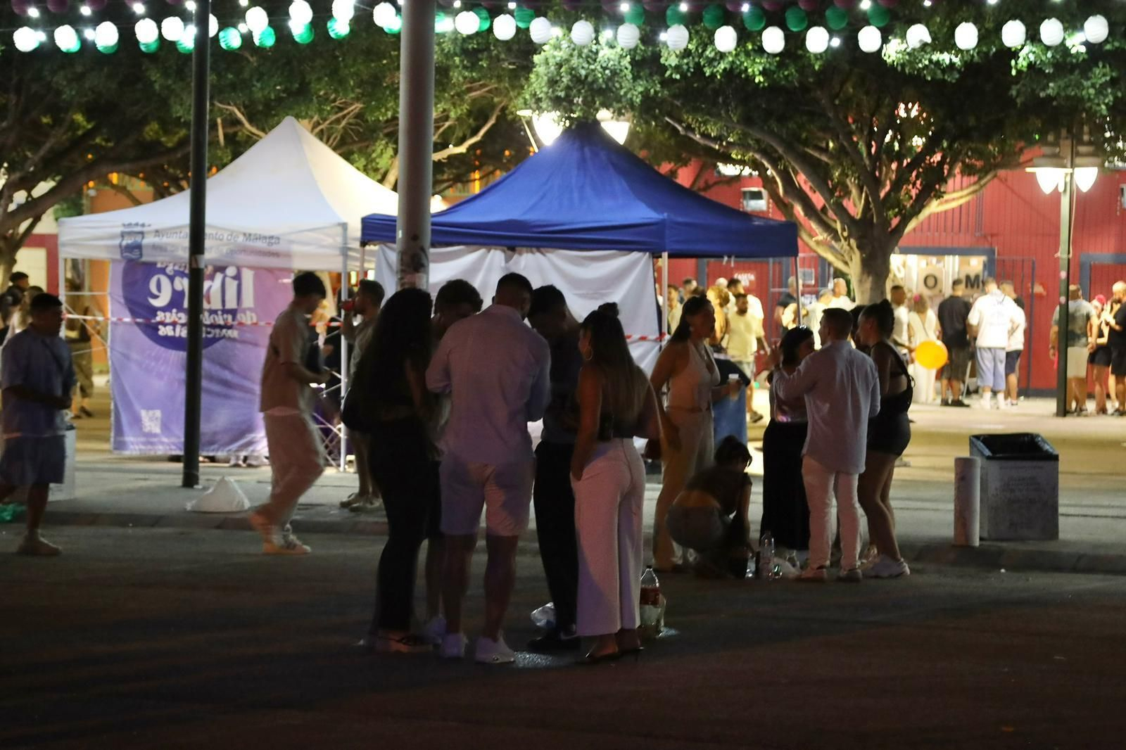 AMbiente nocturno en el Real de la Feria de Málaga.