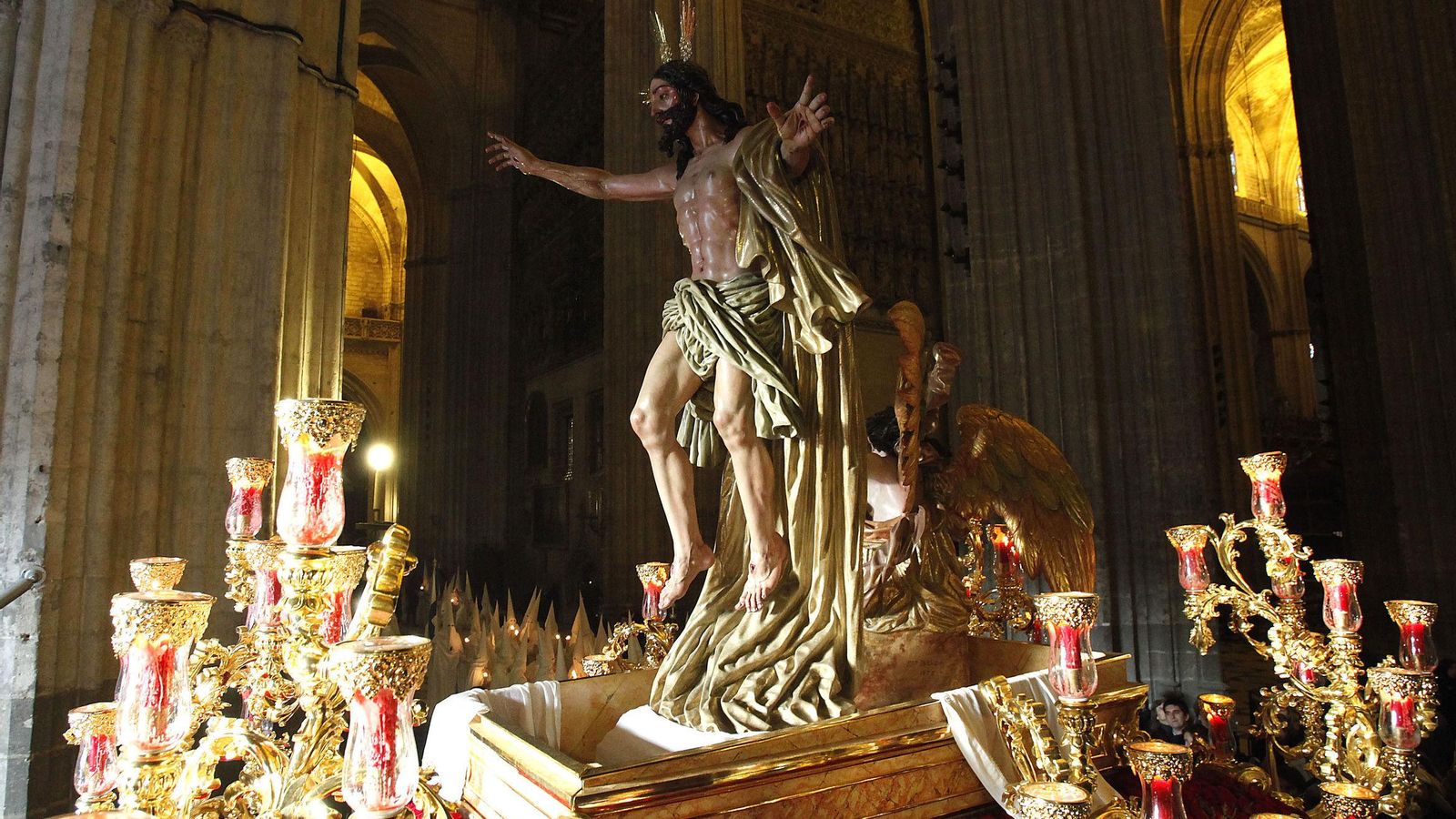 El Resucitado justo antes de salir. de la Iglesia de Santa Marina.