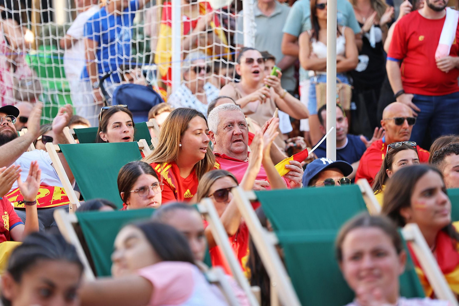 Imágenes de la Fan zone en Huelva de la Final de la Eurocopa entre Inglaterra y España Imágenes de la Fan zone en Huelva de la Final de la Eurocopa entre Inglaterra y España