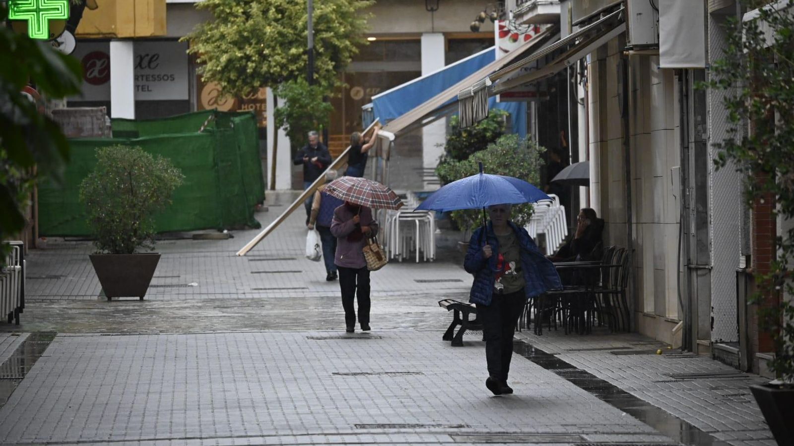 Lluvia en Huelva durante este jueves.