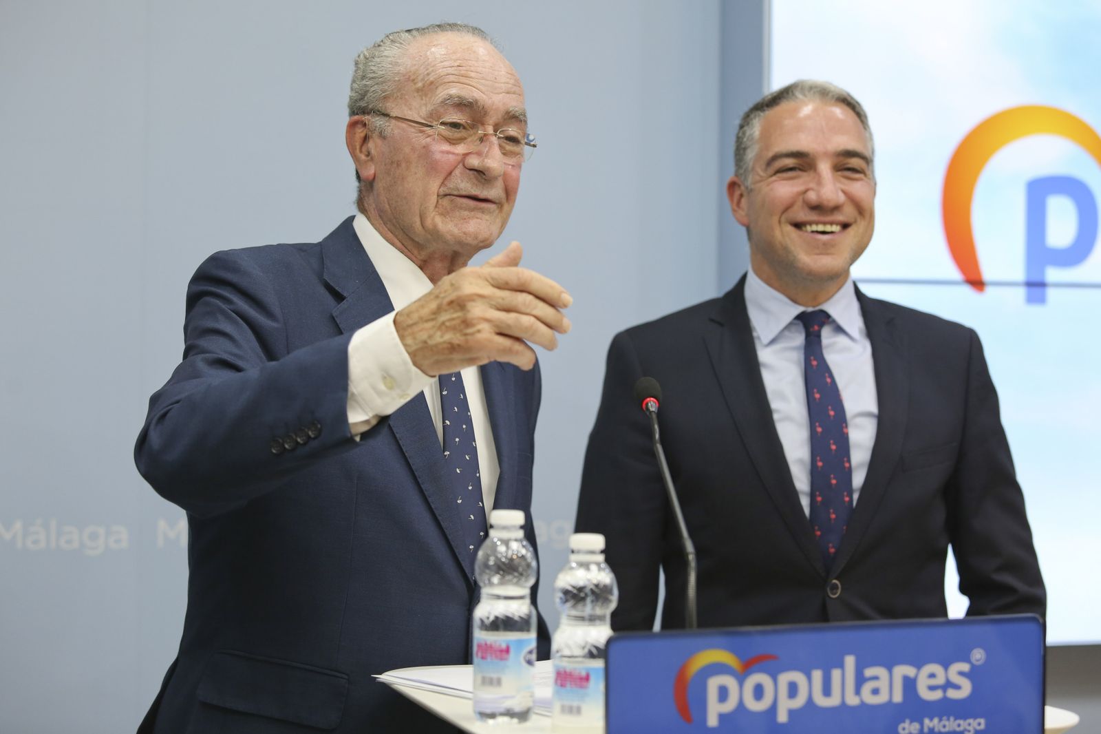 El alcalde de Málaga, junto a Elías Bendodo, en una imagen reciente