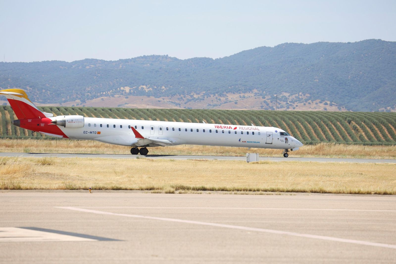 Los primeros vuelos comerciales en el aeropuerto de Córdoba, en fotografías