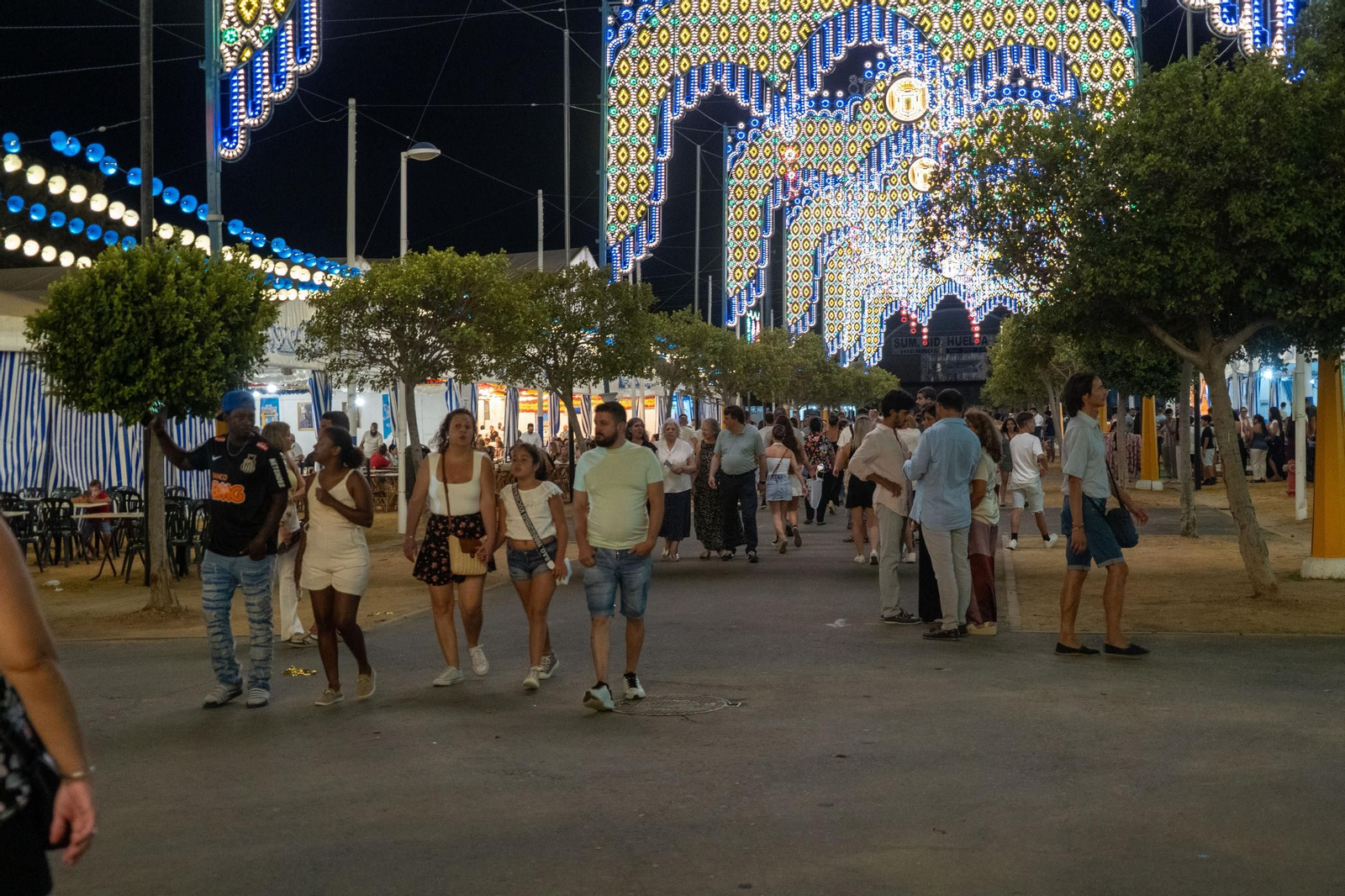 Colombinas 2025: Imágenes del ambiente el primer día de las Fiestas Colombinas
