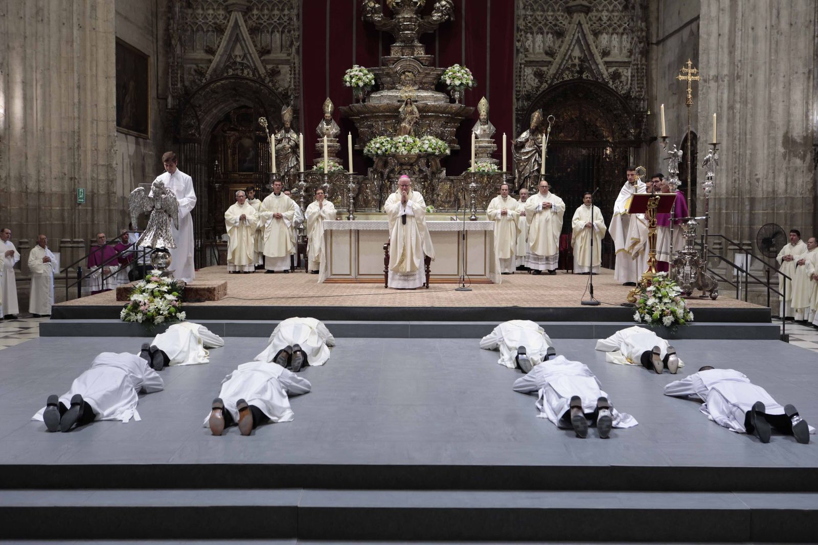 La ceremonia de ordenación conjunta de diáconos y sacerdotes en imágenes