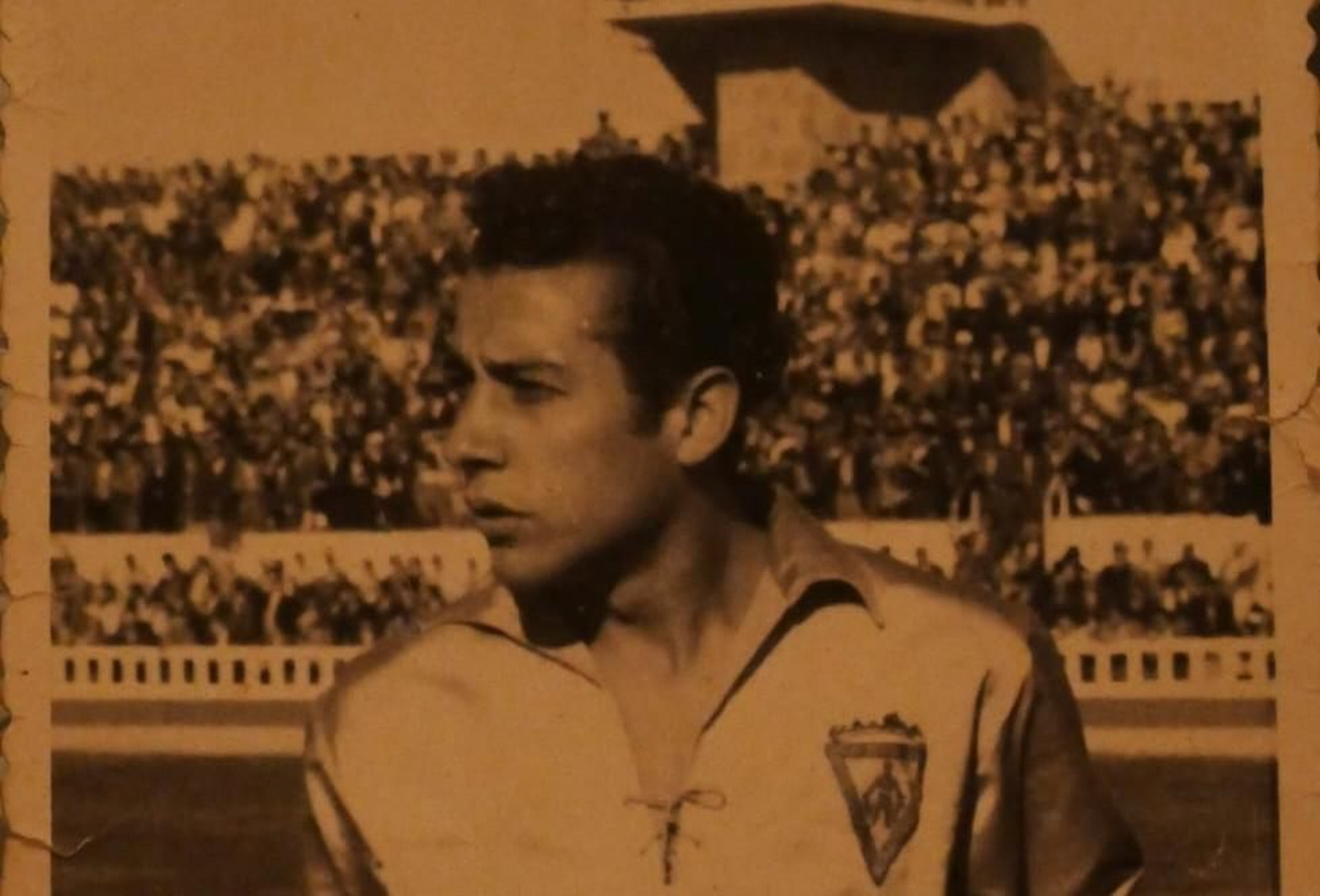Manolín Jiménez cuando fue jugador del Cádiz. Manolín Jiménez cuando fue jugador del Cádiz.