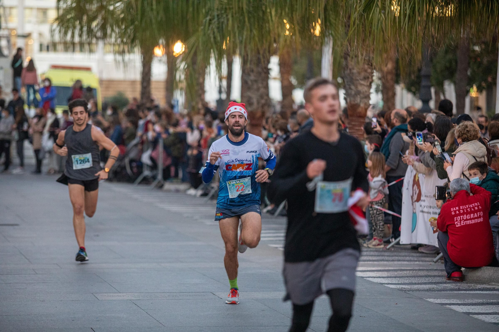 La V San Silvestre gaditana, en imágenes