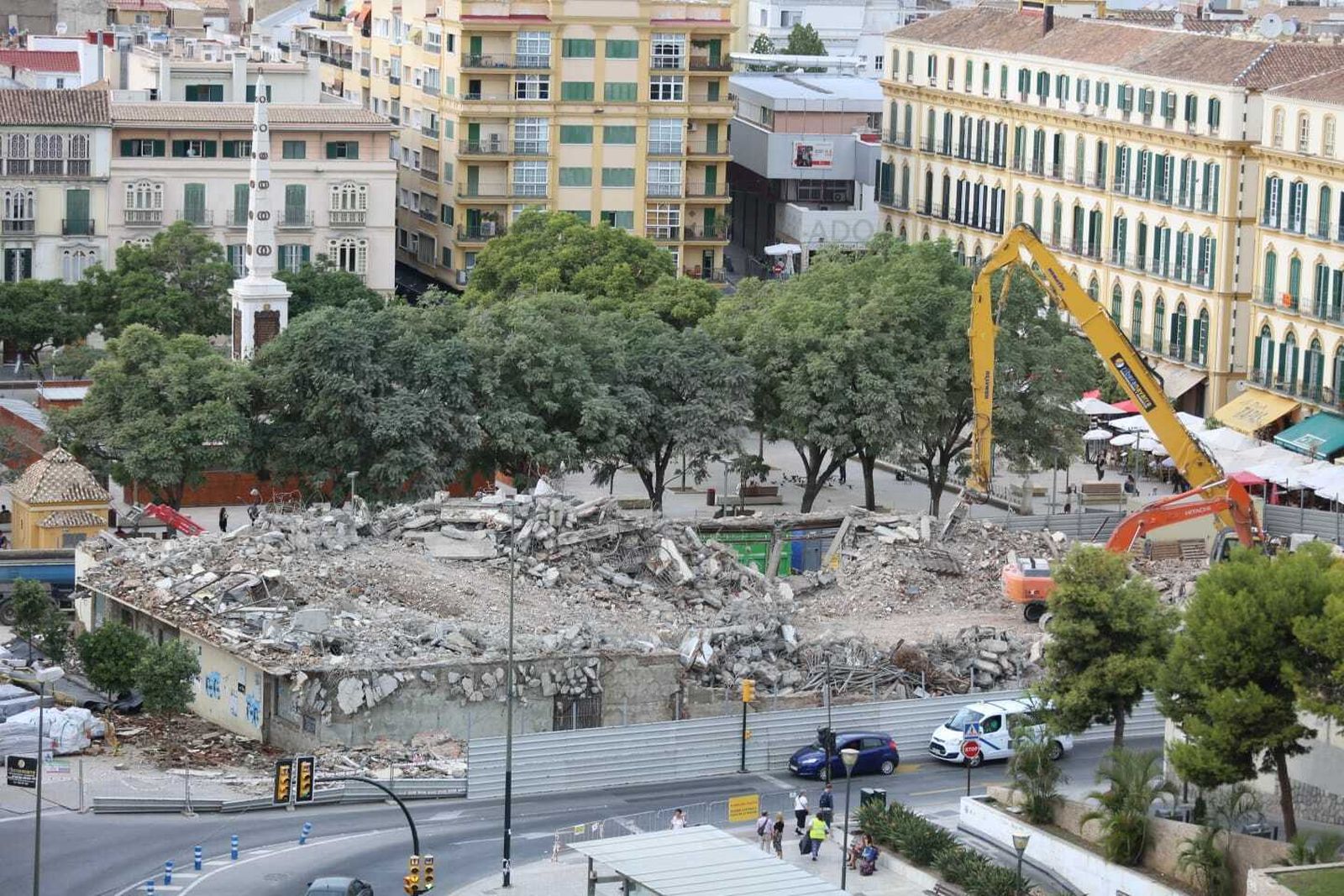 El cine Astoria derribado, en fotos