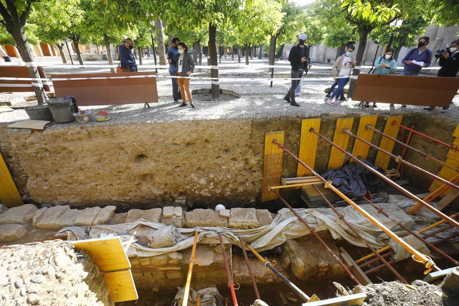 Trabajos sobre las catas en la Mezquita-Catedral.