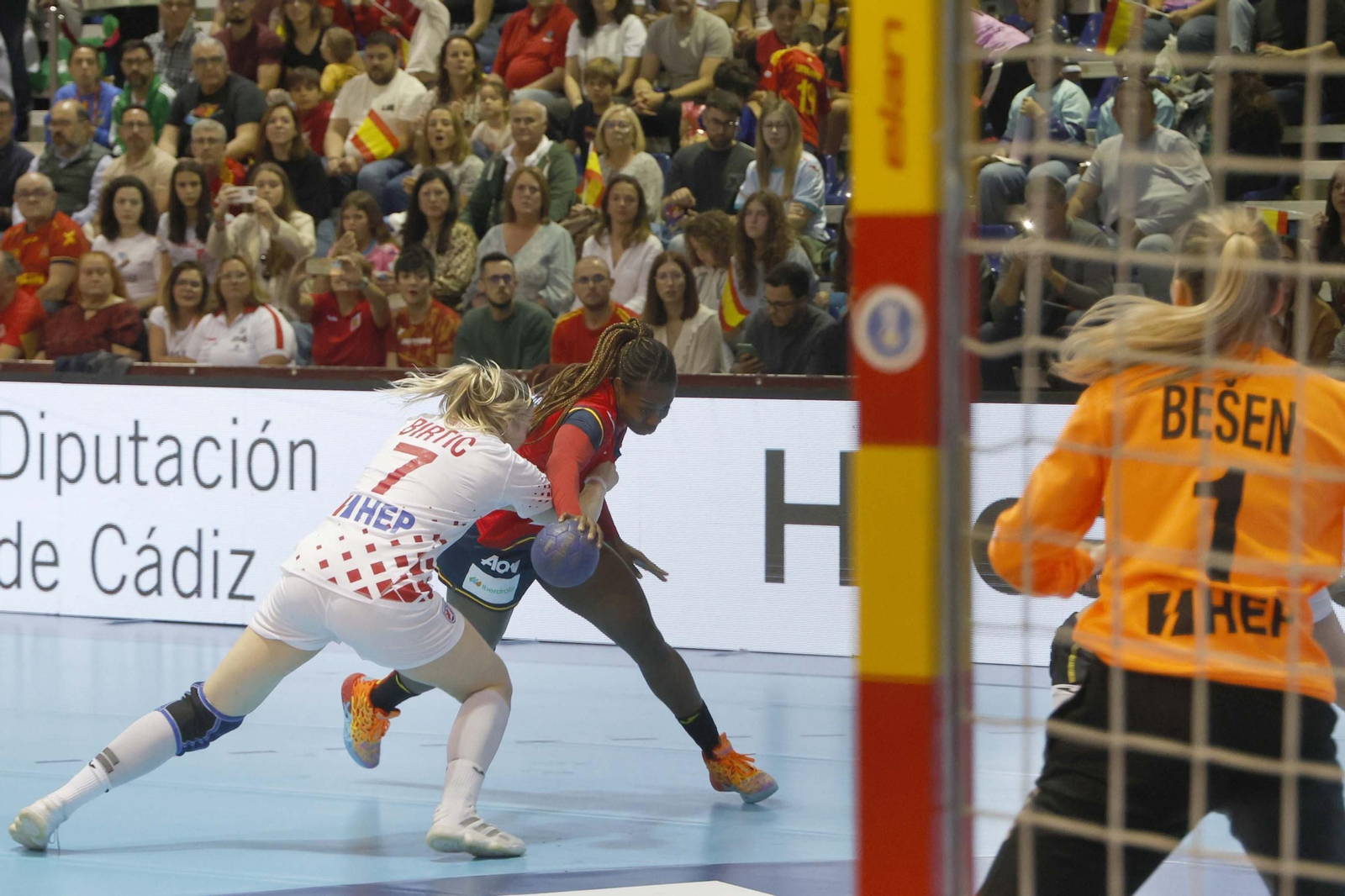 Las fotos del España Croacia de clasificación para el Mundial femenino de balonmano, en Algeciras