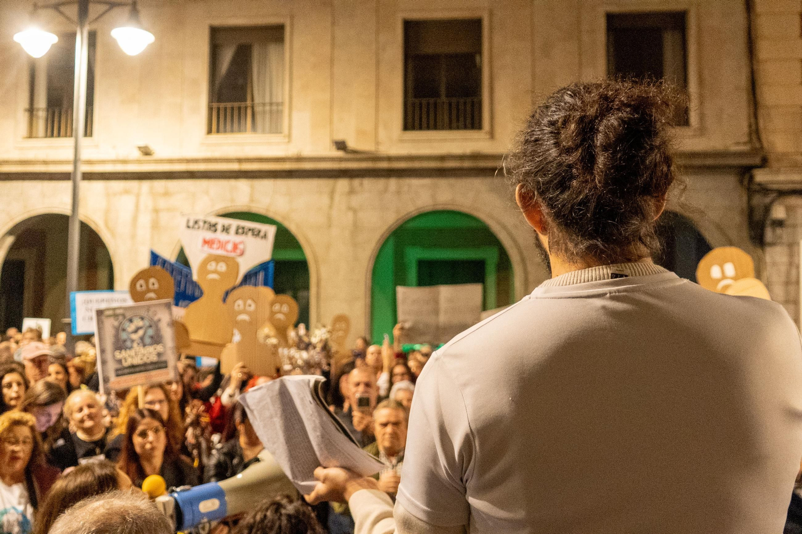 Imágenes de la concentración por la sanidad frente a la delegación
