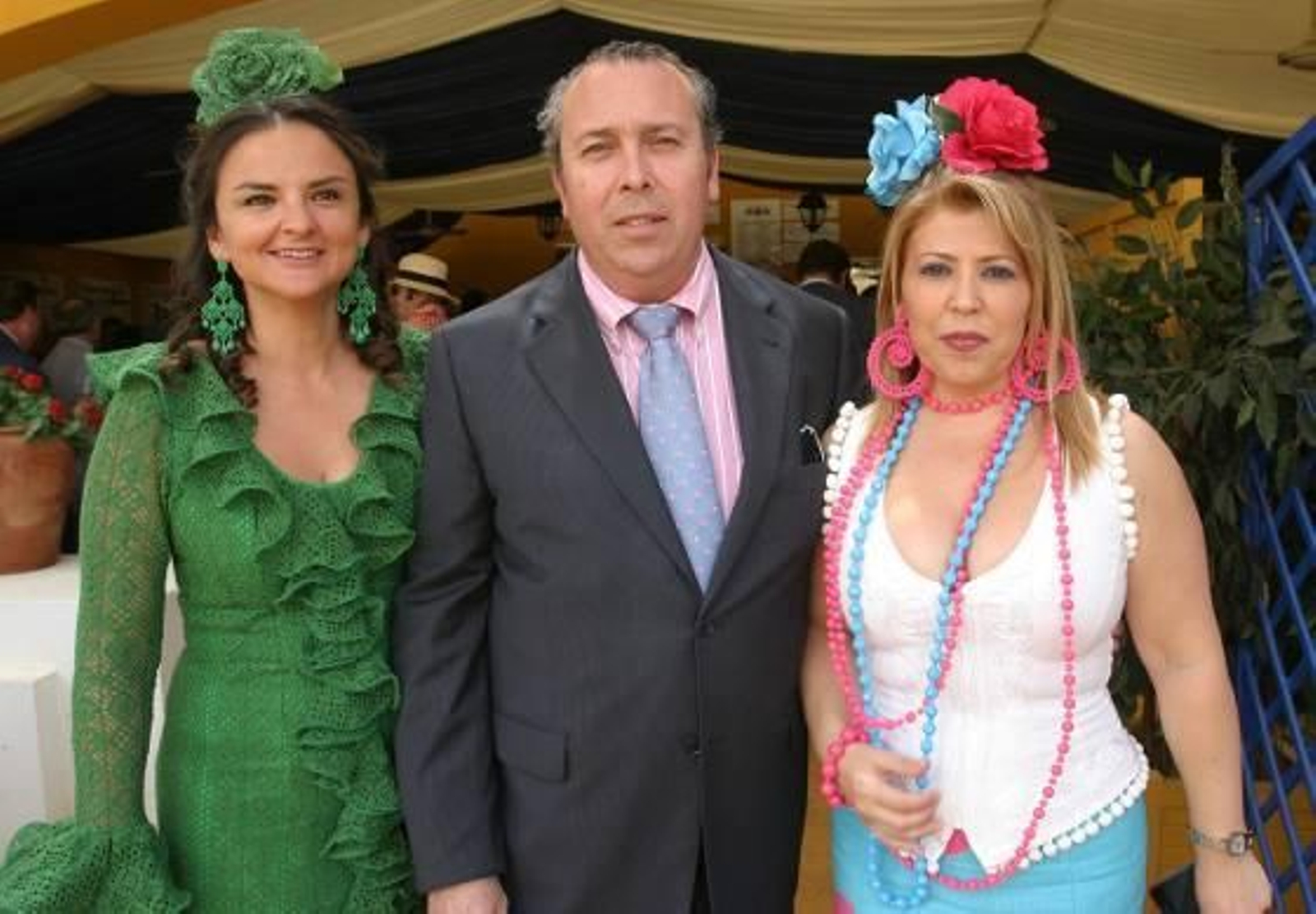 La delegada de Medio Ambiente, África Becerra, junto a la diputada Mamen Sánchez, y Benjamín Sánchez, director comercial de Diario de Jerez.

Foto: Vanesa Lobo