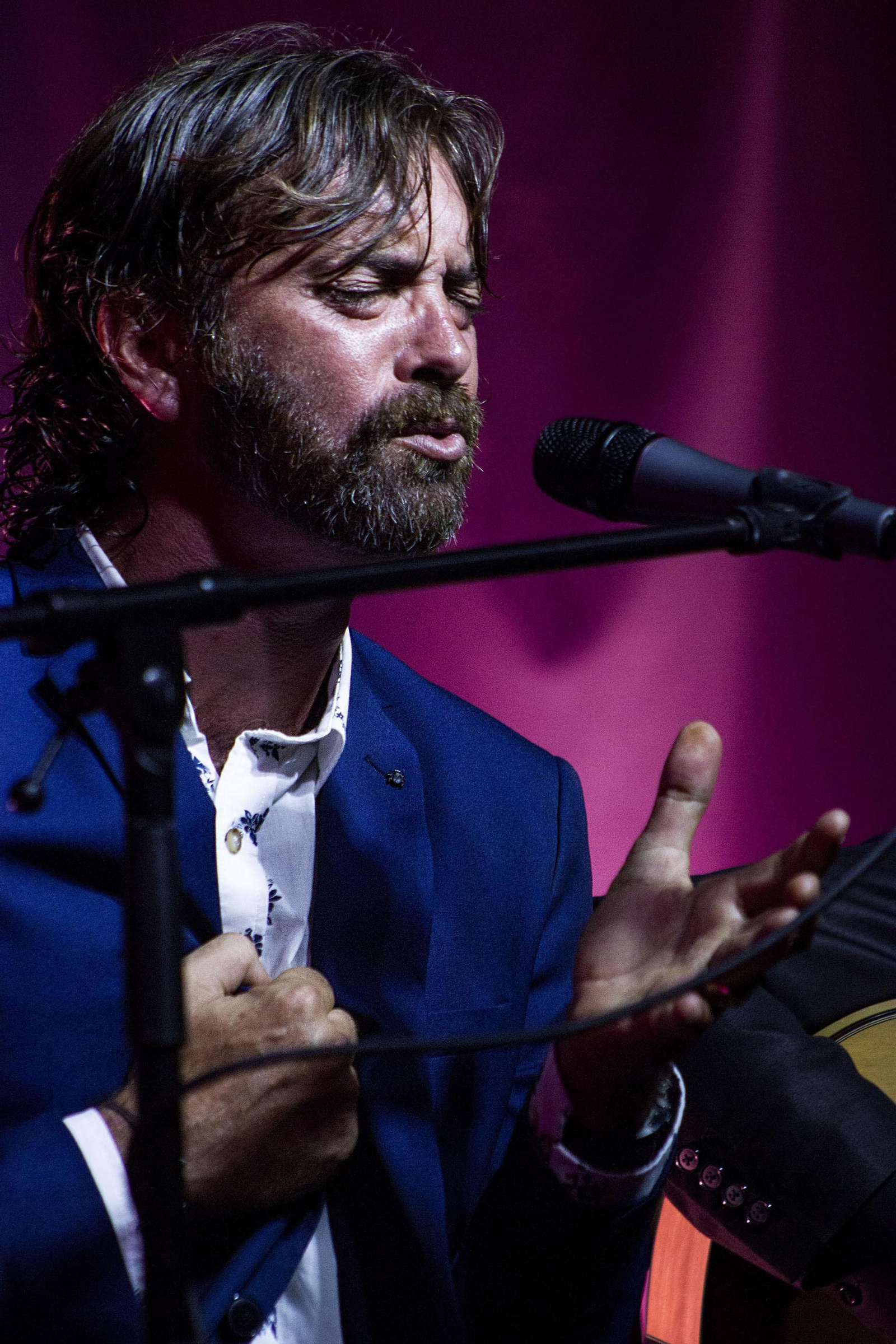 Gala flamenca solidaria en la Peña La Perla