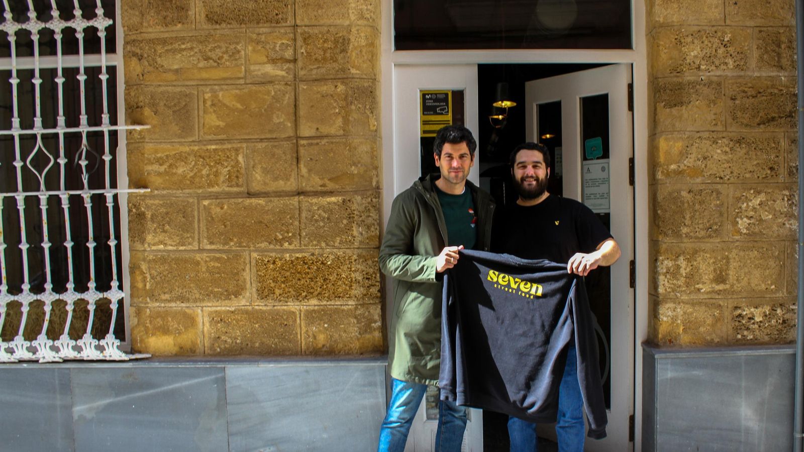 Seven se incorpora a Grupo Burlesque