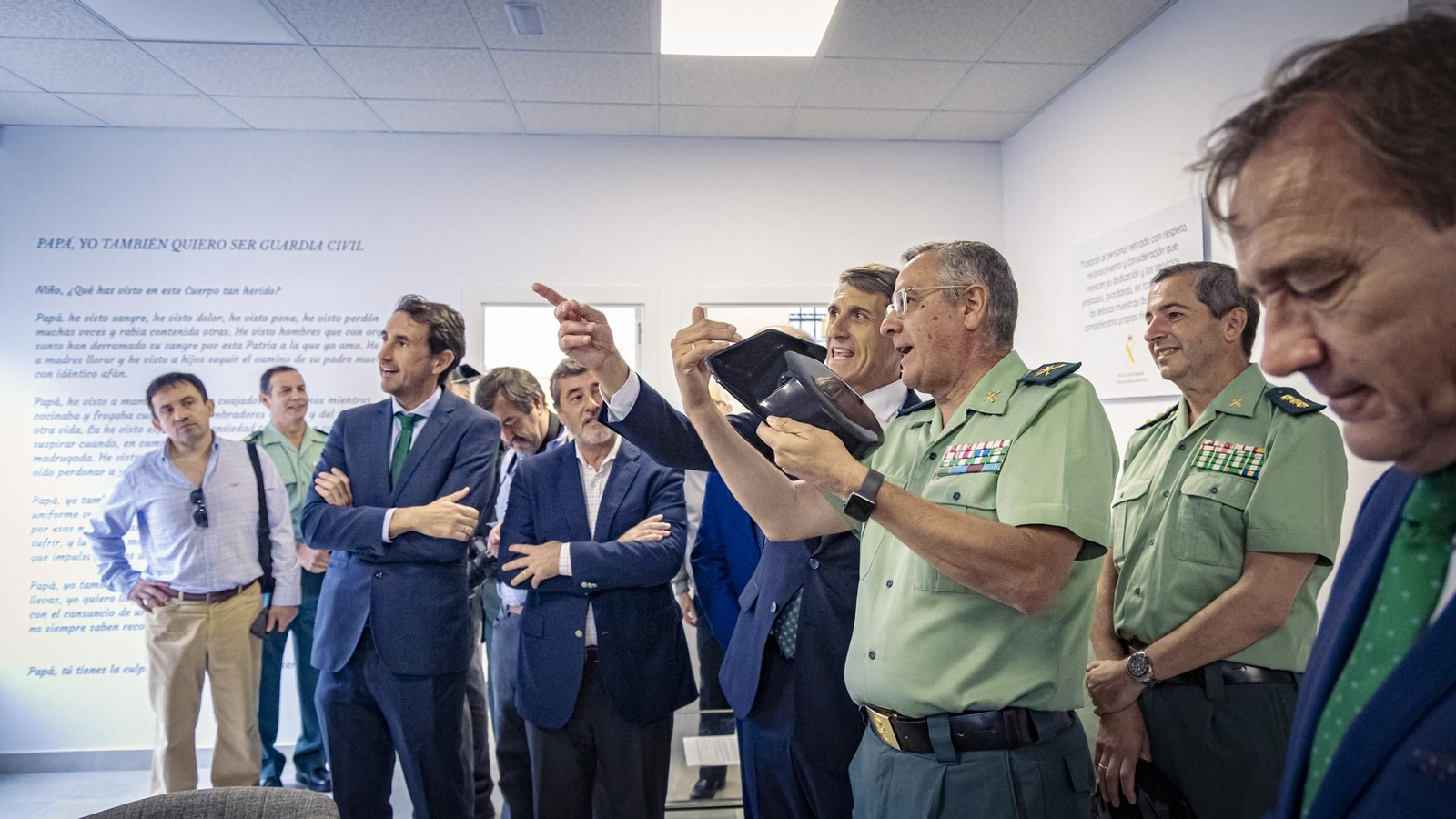 Las imágenes de la inauguración Casa del Veterano de la Guardia Civil en Cádiz