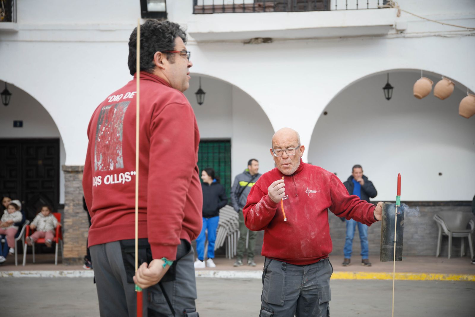 Las mejores imágenes del cierre de fiestas en Fiñana con "Las Ollas"