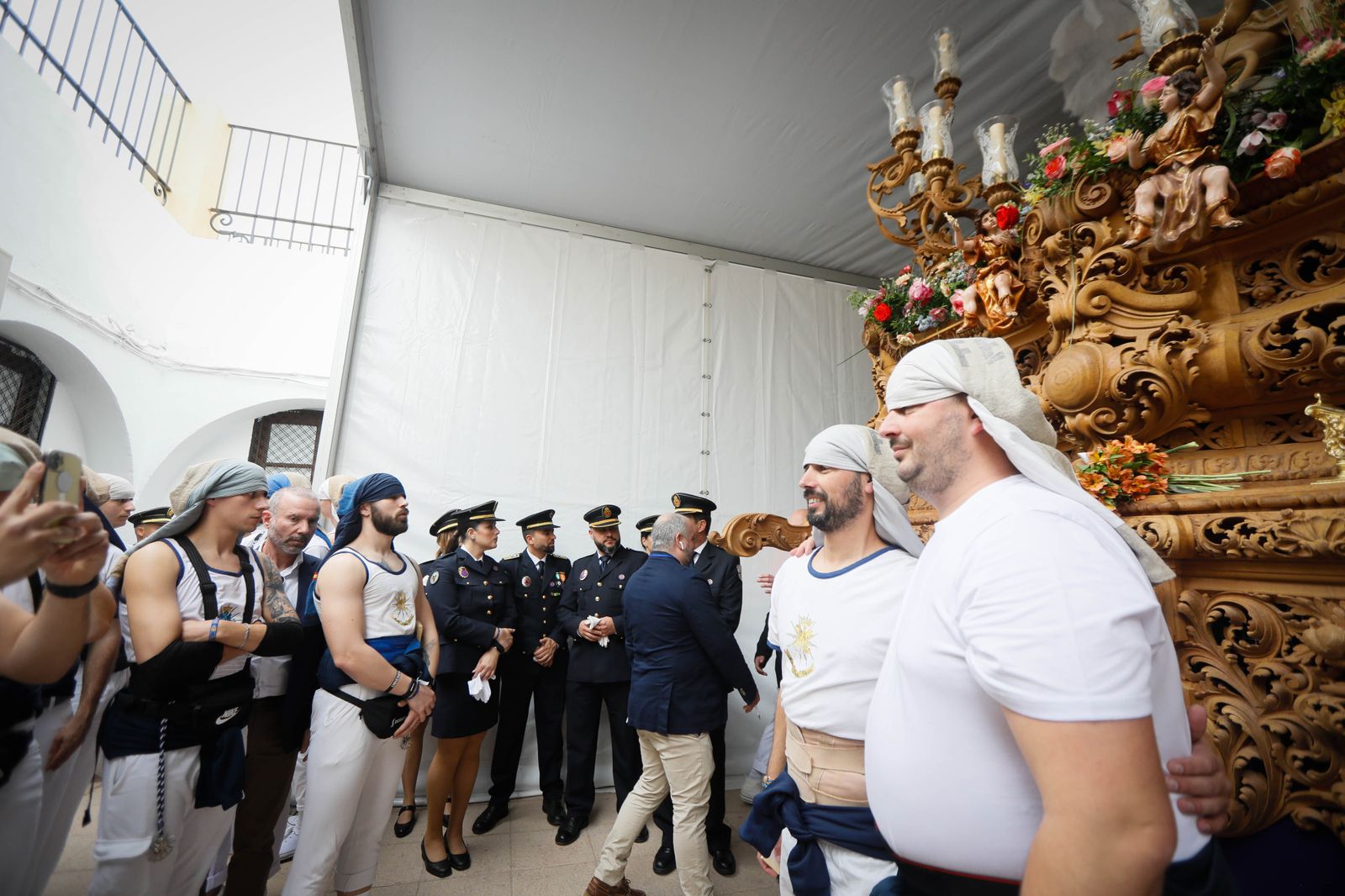 Mira como la cena sale a las calles de Almería tras las lluvias