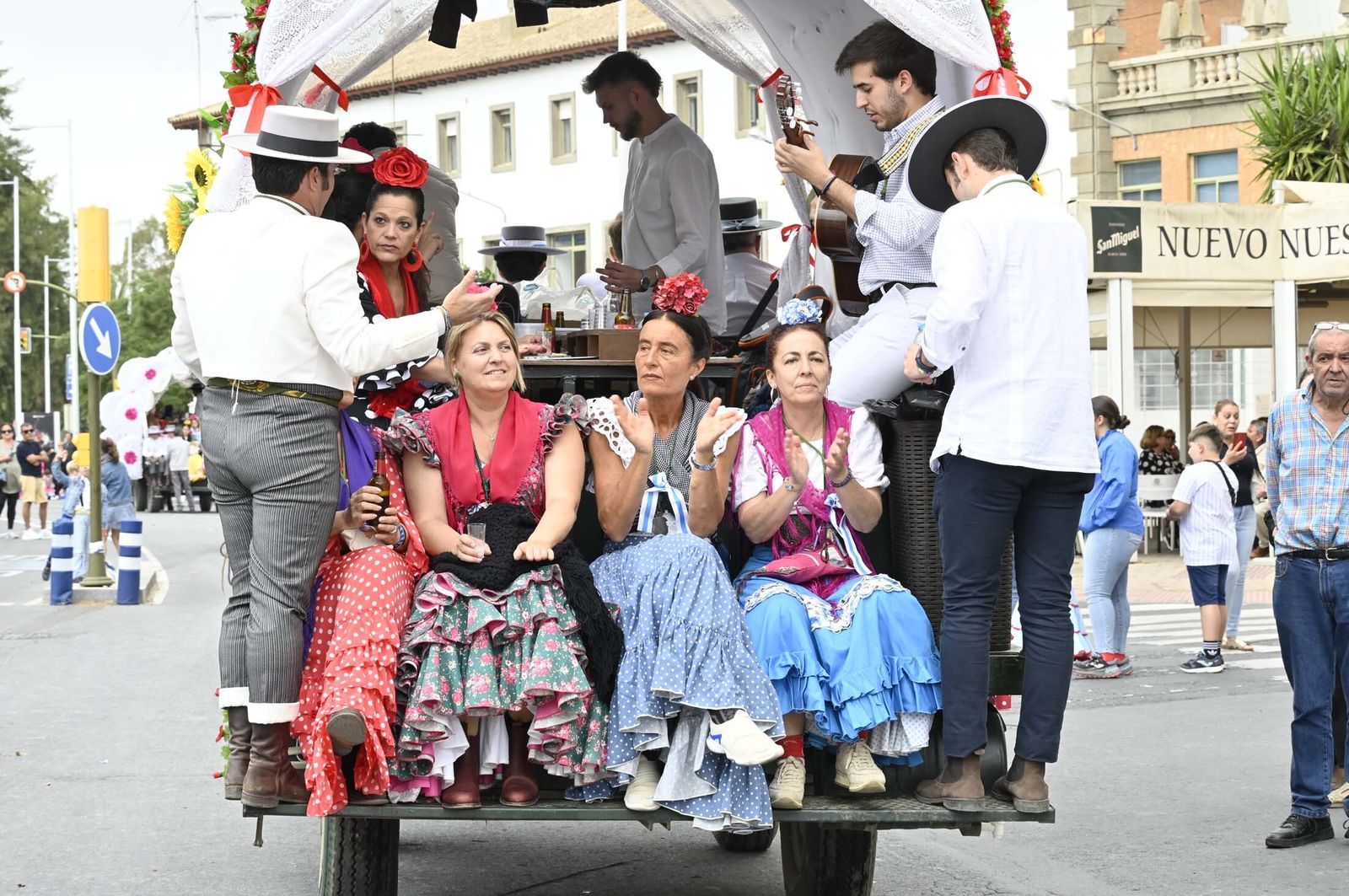 Imágenes de los carros de la Hermandad del Rocío de Huelva