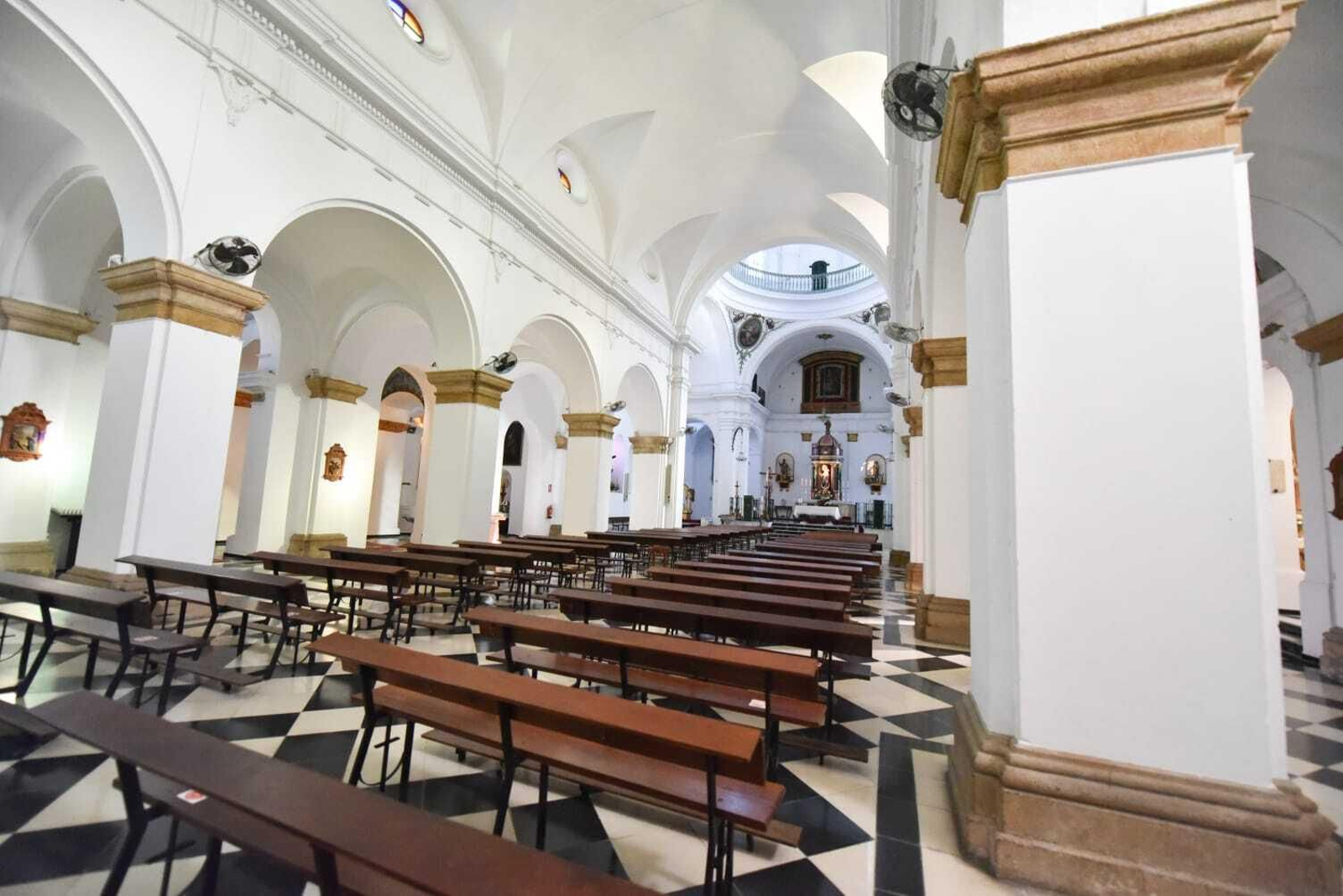 La Iglesia de San Isidro Labrador de Los Barrios, en imágenes