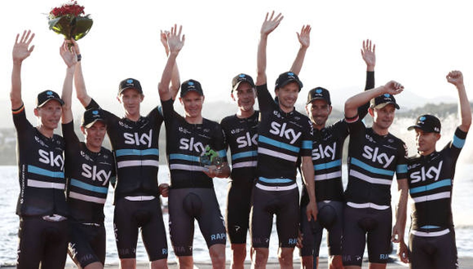 El Sky ofrece el primer maillot rojo al británico Kennaugh