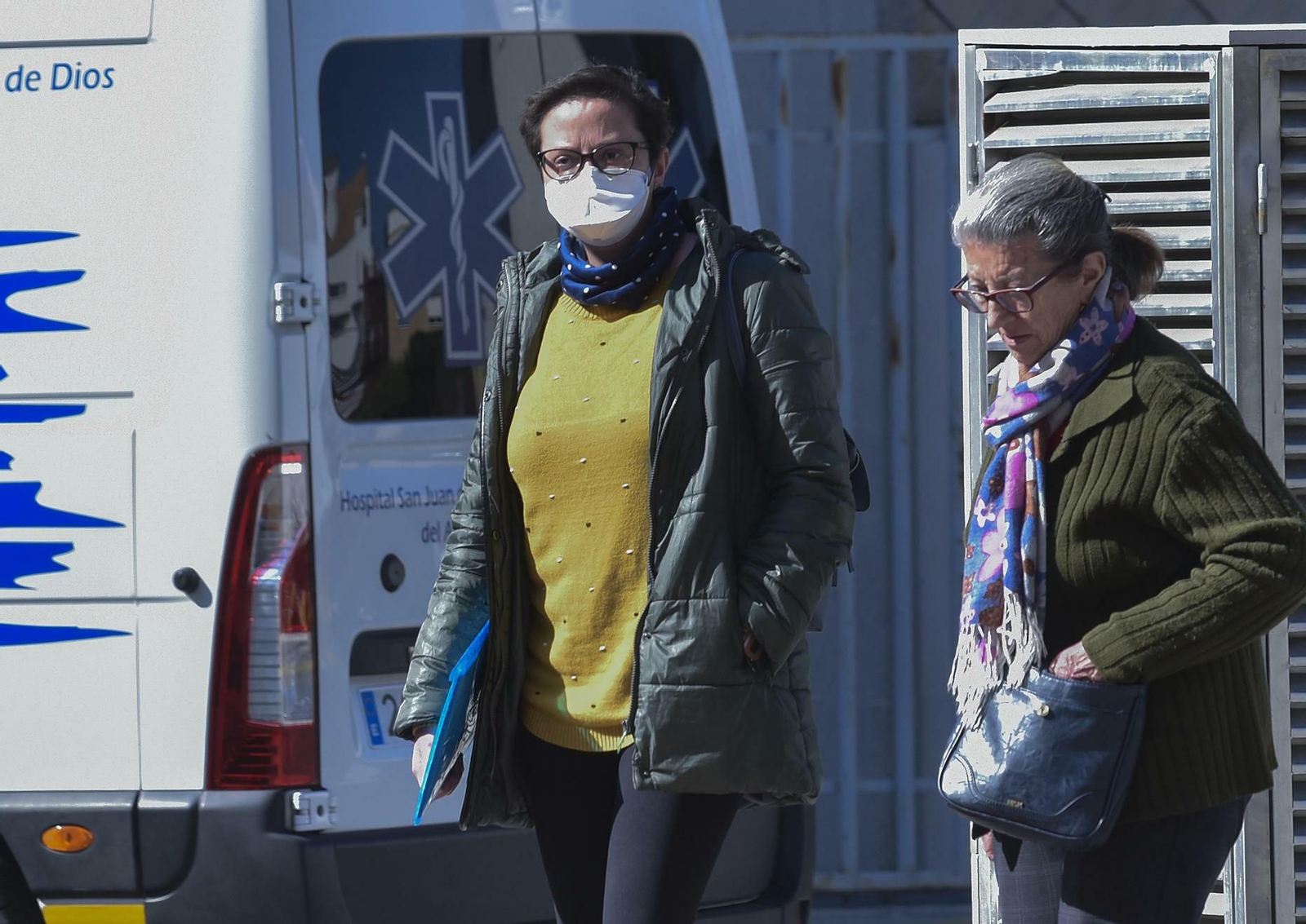 El uso de mascarillas se hace cada vez más habitual.