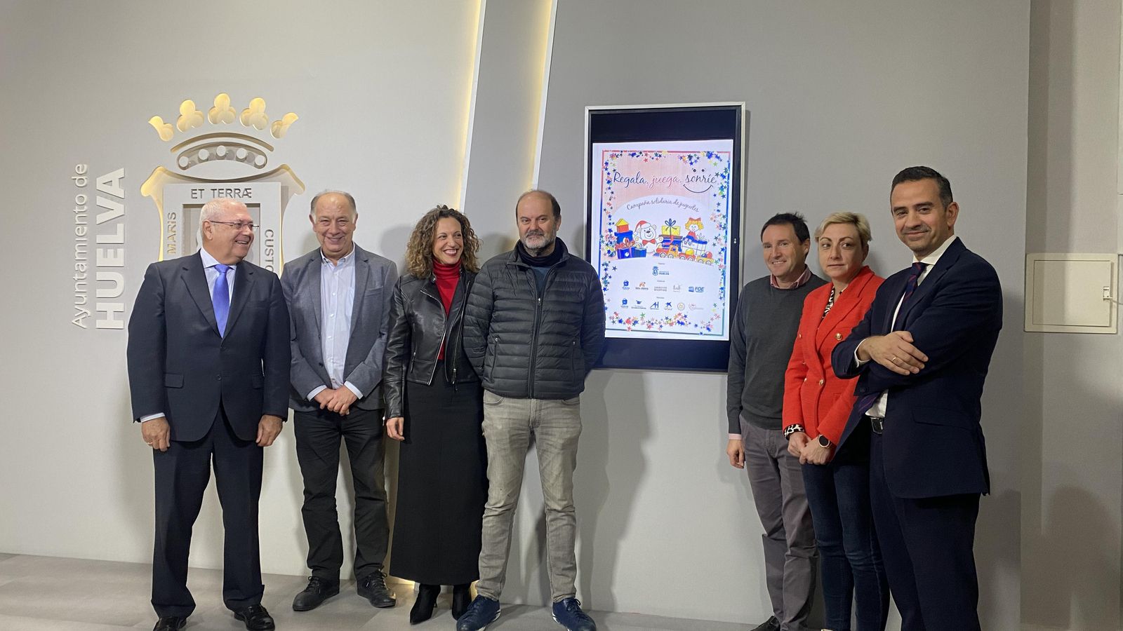 Presentación de la campaña 'Regala, juega, sonríe' en el Ayuntamiento de Huelva